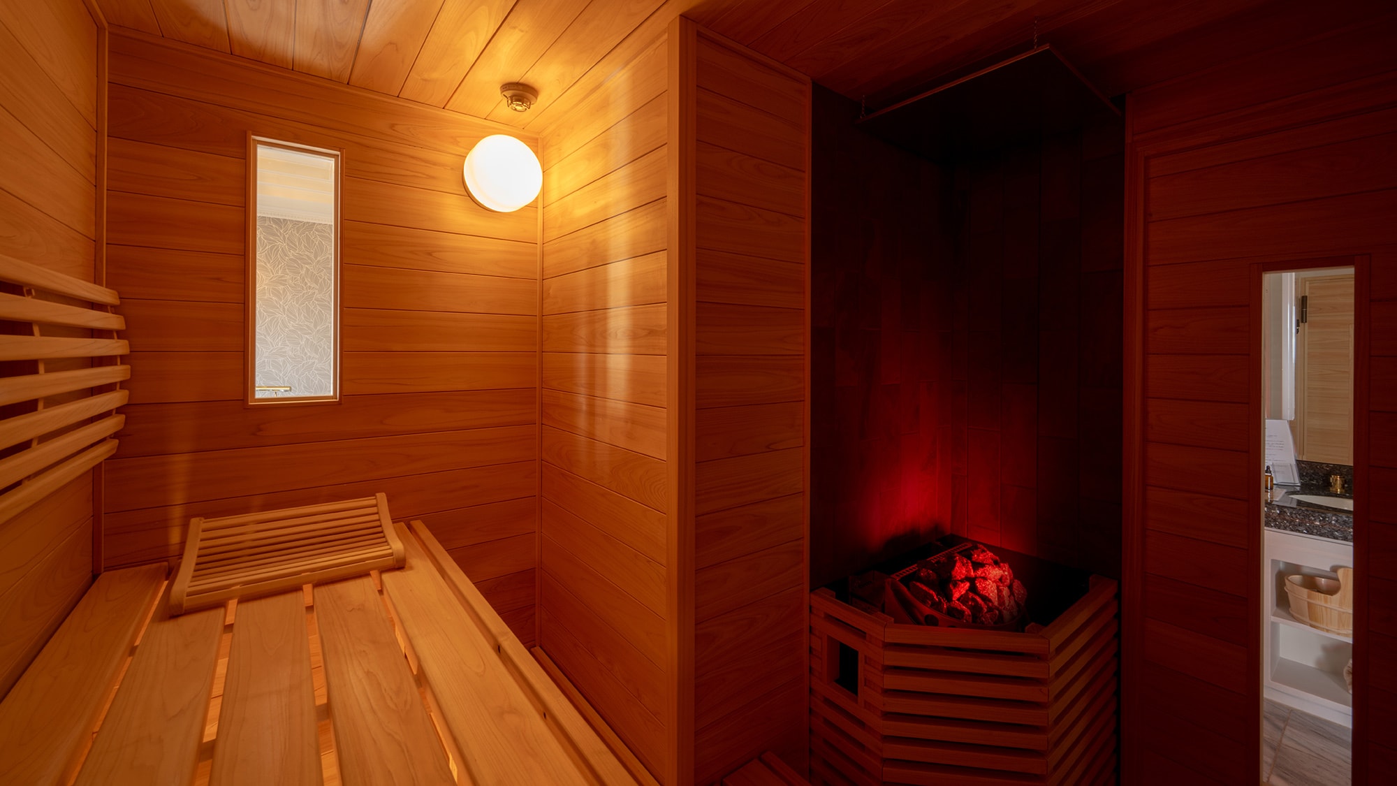 [Suite Room] Spacious enough for two! A private sauna where you can enjoy self-loyly