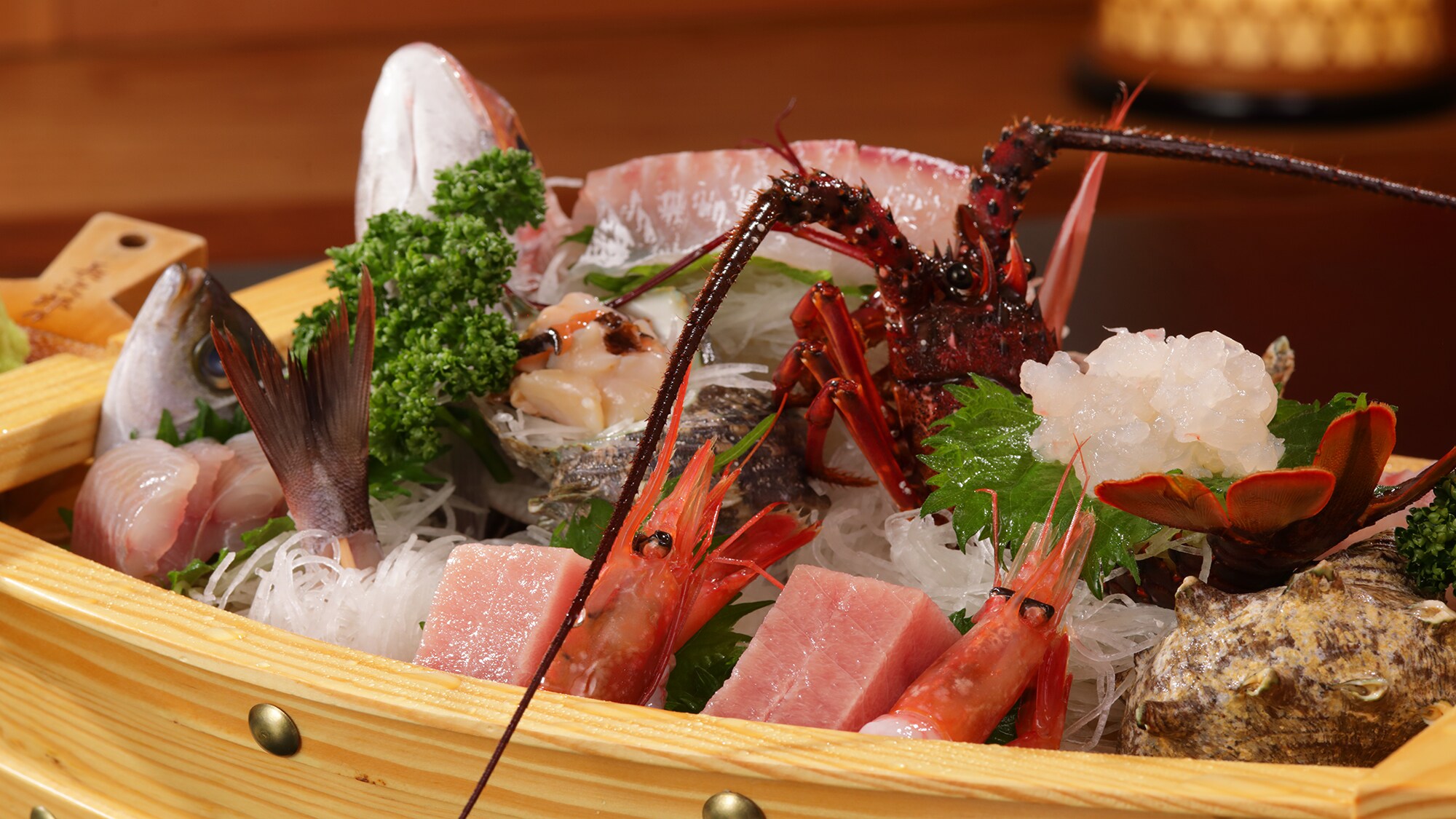 All plans include a boat-shaped platter full of seasonal ingredients (example of seasonal ingredients)