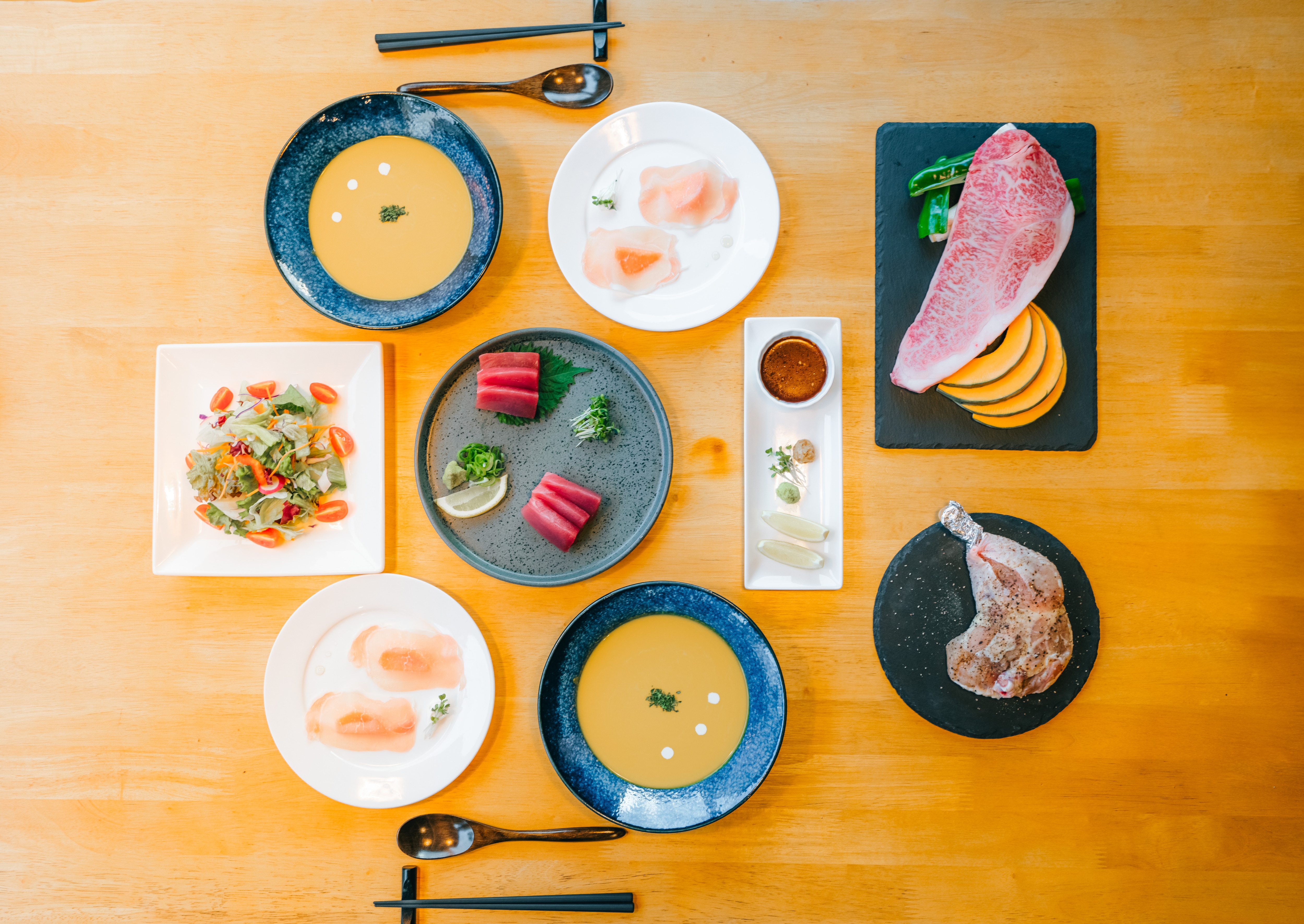 一晚住宿兩餐套餐晚餐:愛媛郡特產海鮮、肉類料理(伊予牛)