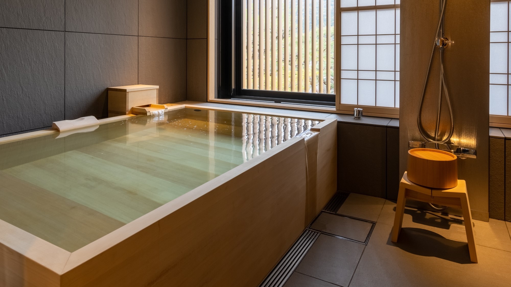 Fufu Luxury Premium Suite Twin Guest Room Hot Spring Bath (Example)