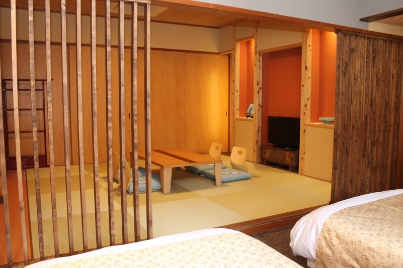 Japanese-style room