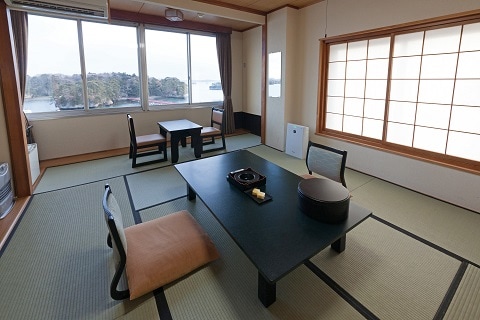 Example of Japanese-style room with bath and toilet