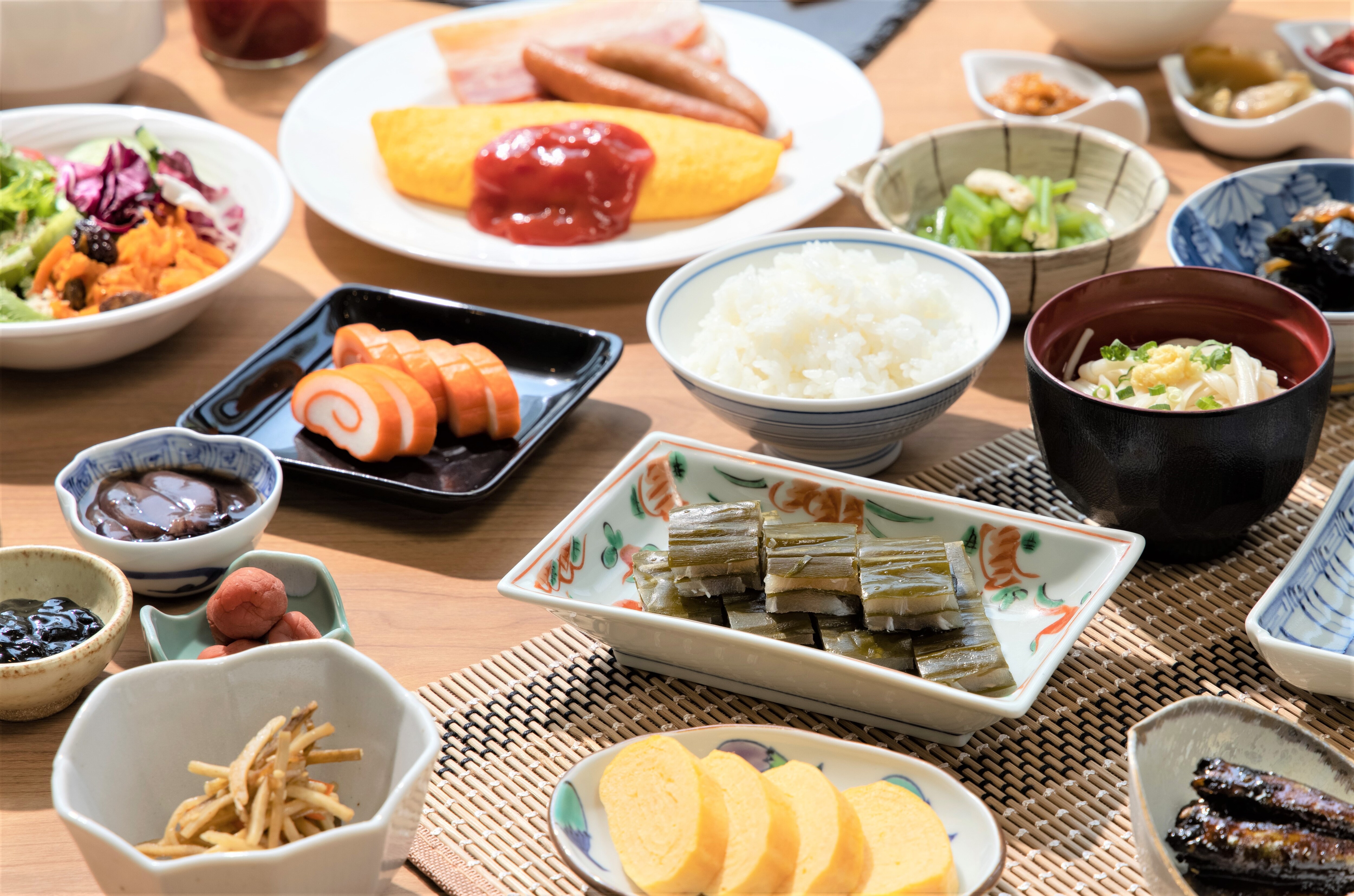 We offer a wide variety of Japanese and Western dishes in buffet style.