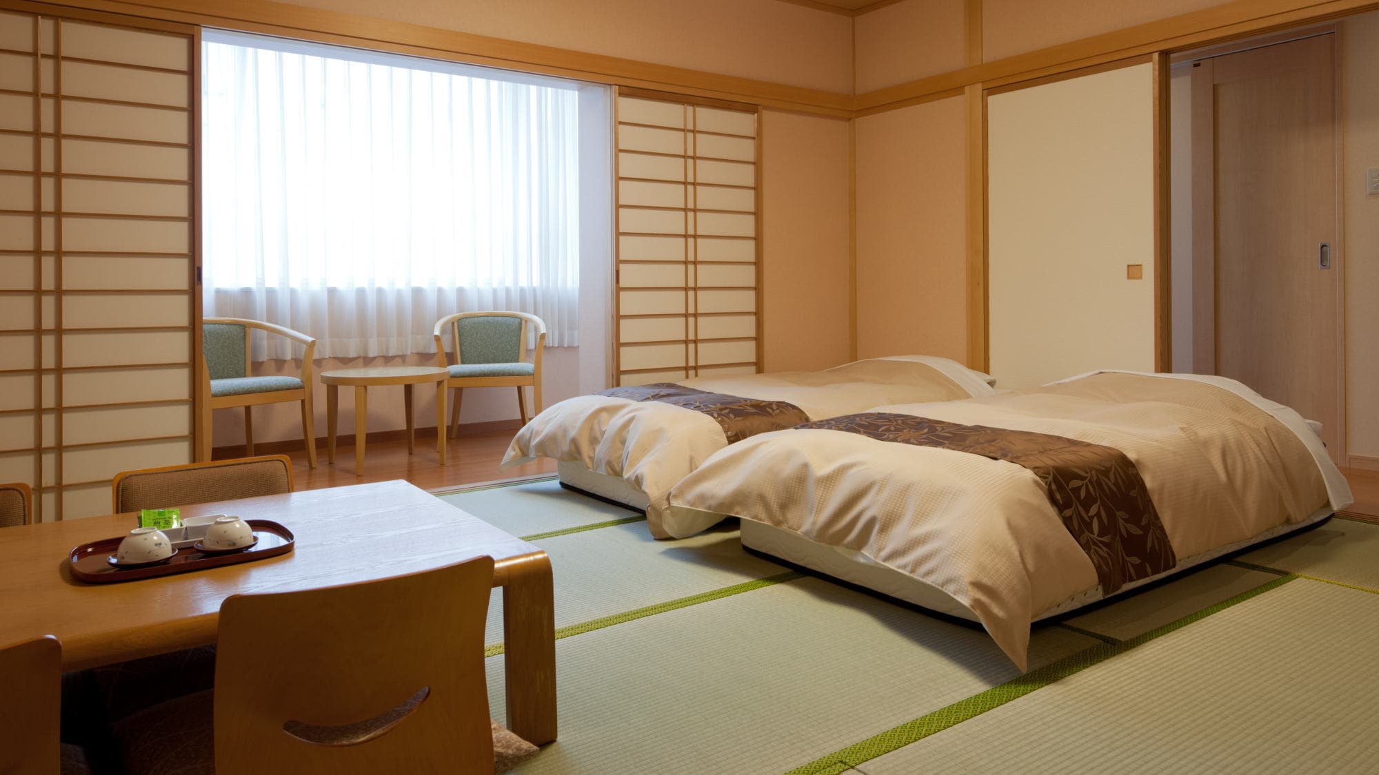 【別館和室１０畳】広縁に廊下もありゆとりを感じるお部屋です。