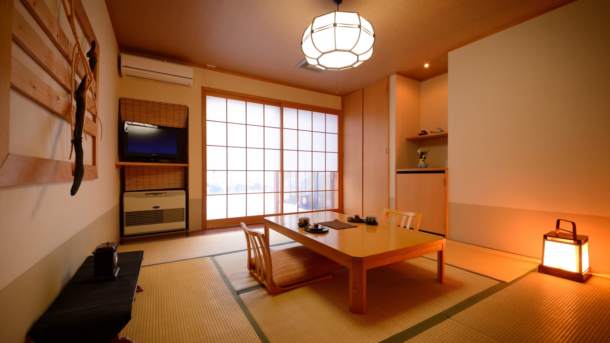 An example of a guest room with a natural hot spring "Tsuki no Uta / Akebono no Sora"