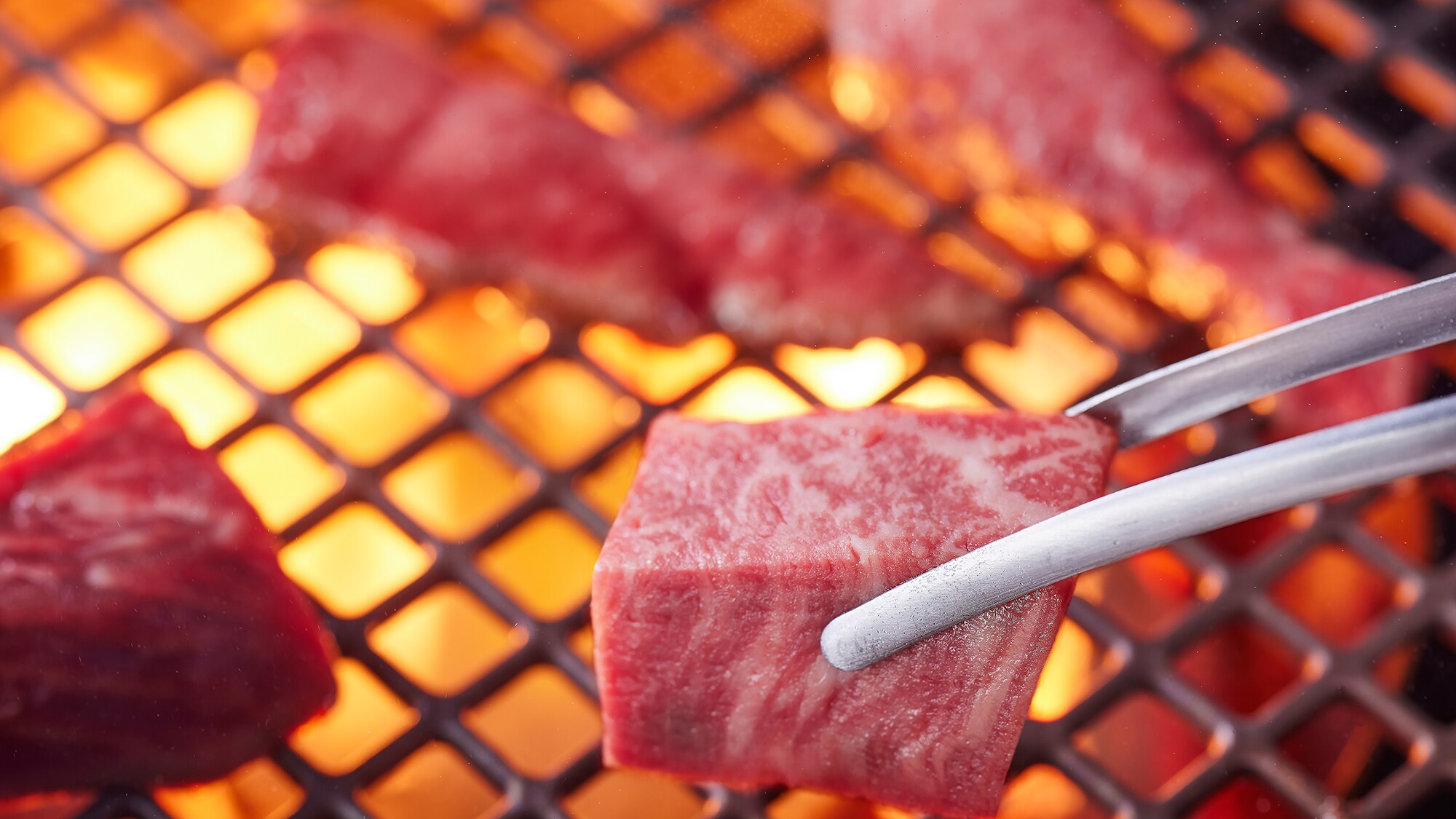 [Awaji Yakiniku Kappo "Kohaku"] Enjoy Awaji beef yakiniku cooked to your liking with the aroma of charcoal fire (image)