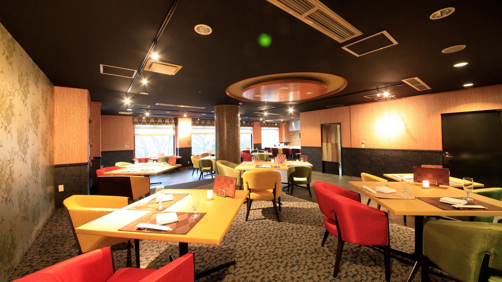 [Restaurant] Enjoy your meal in a relaxed atmosphere