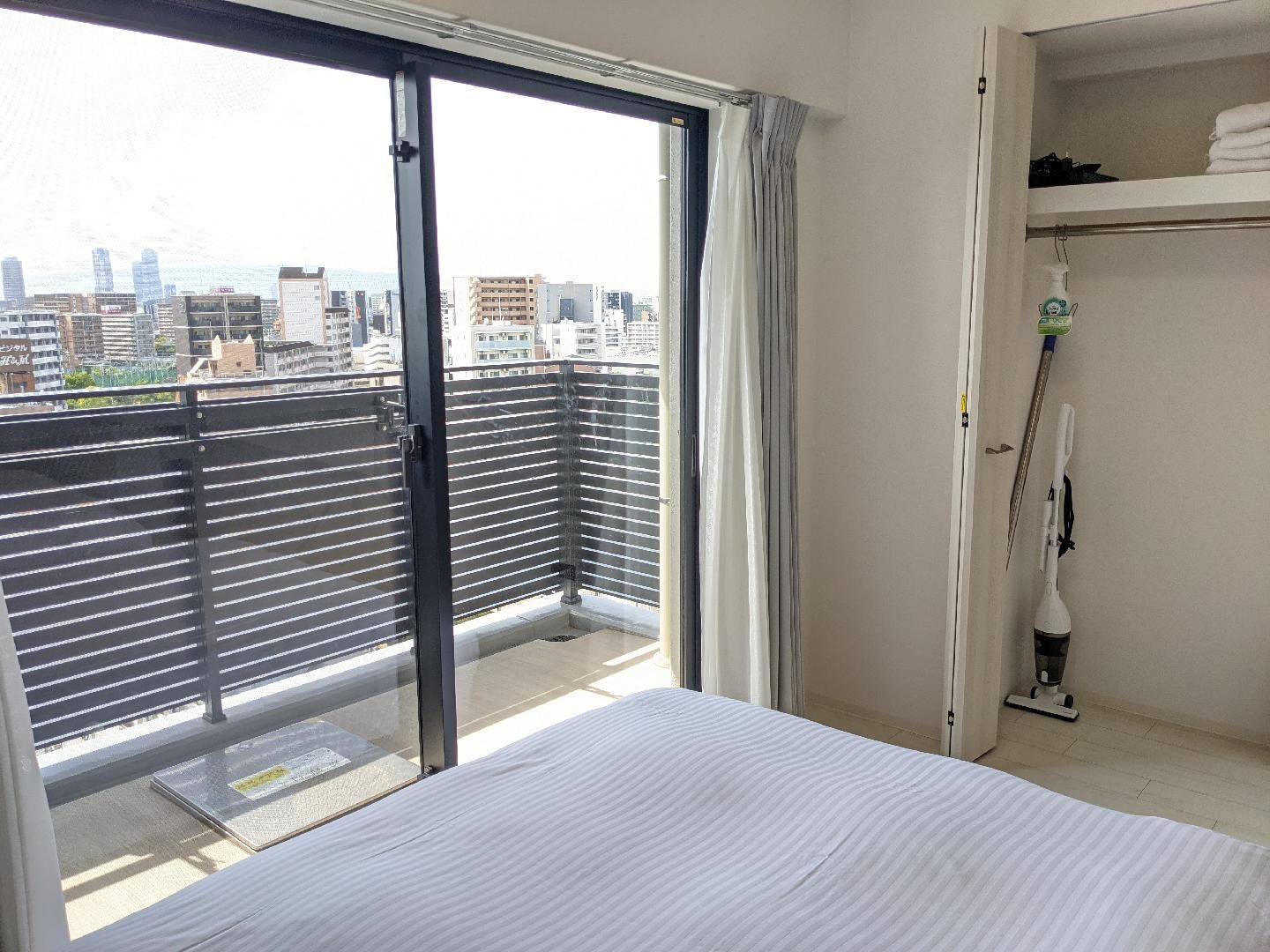 [High floor] 2 double beds, with partition, theater room