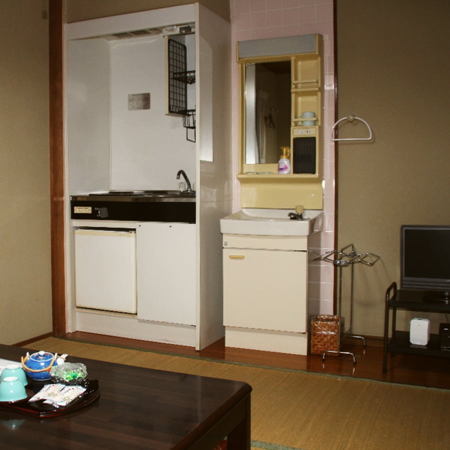 [Guest rooms] Japanese-style rooms (6 tatami mats to 12 tatami mats) All rooms are equipped with terrestrial digital broadcasting and Wi-Fi