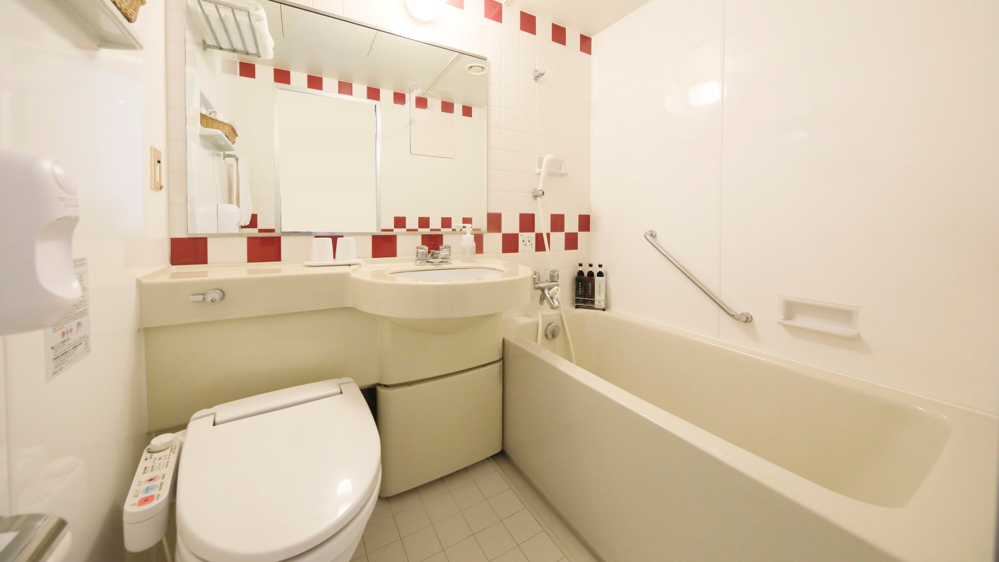[Guest room facilities] Three-piece unit bath