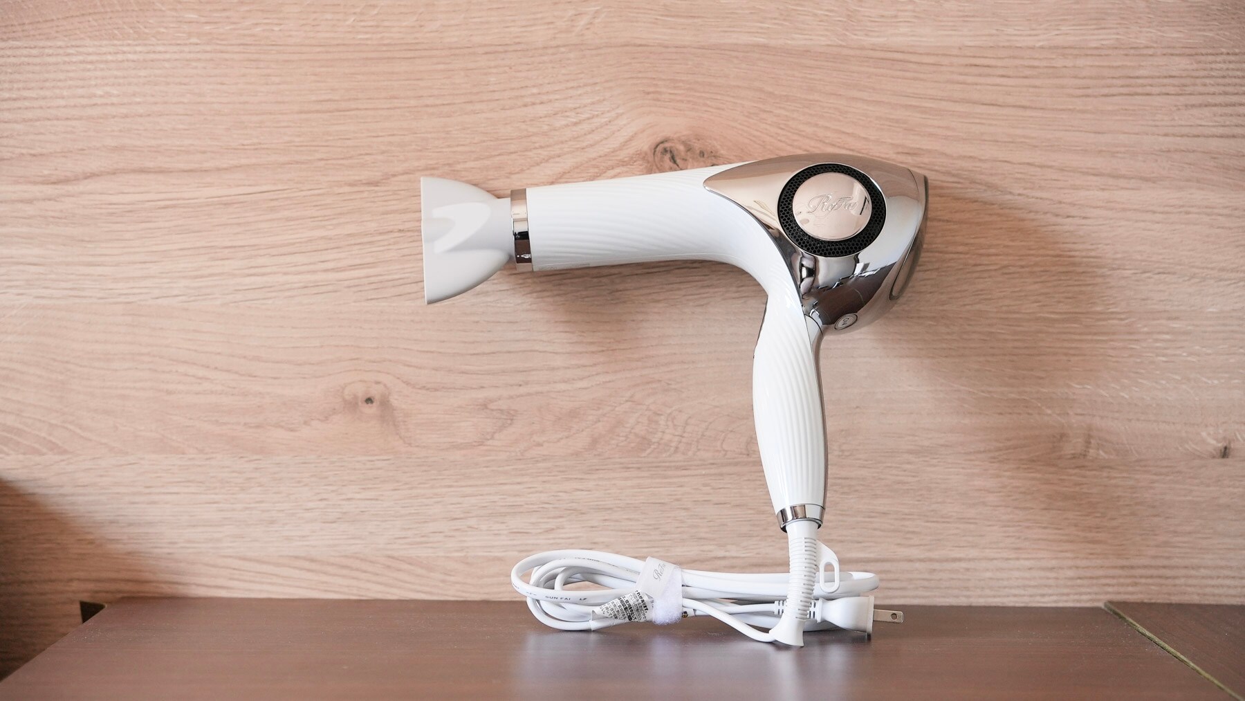 The ReFa Beauty Dryer creates moist and soft rare hair