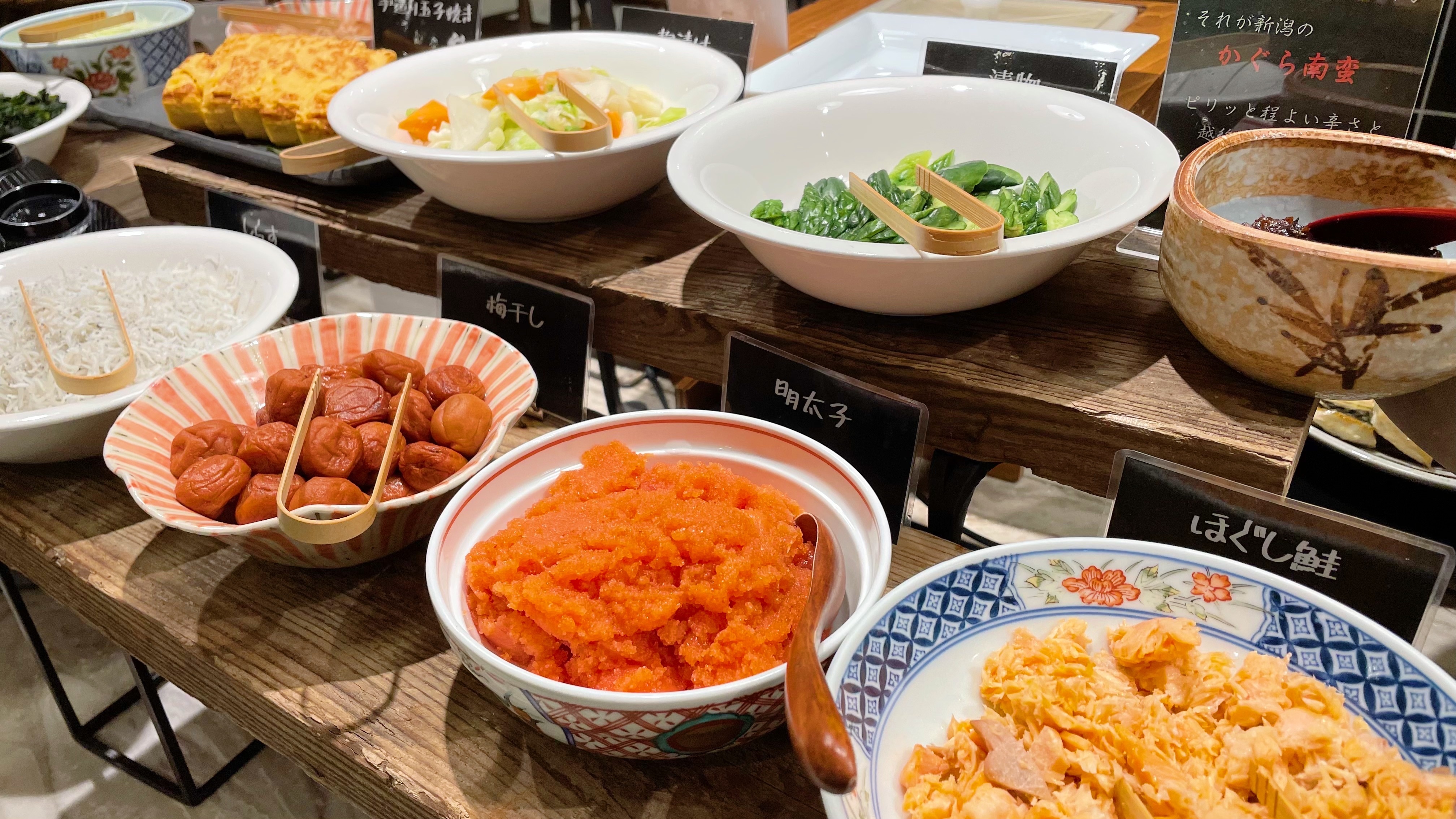 An example of a breakfast buffet