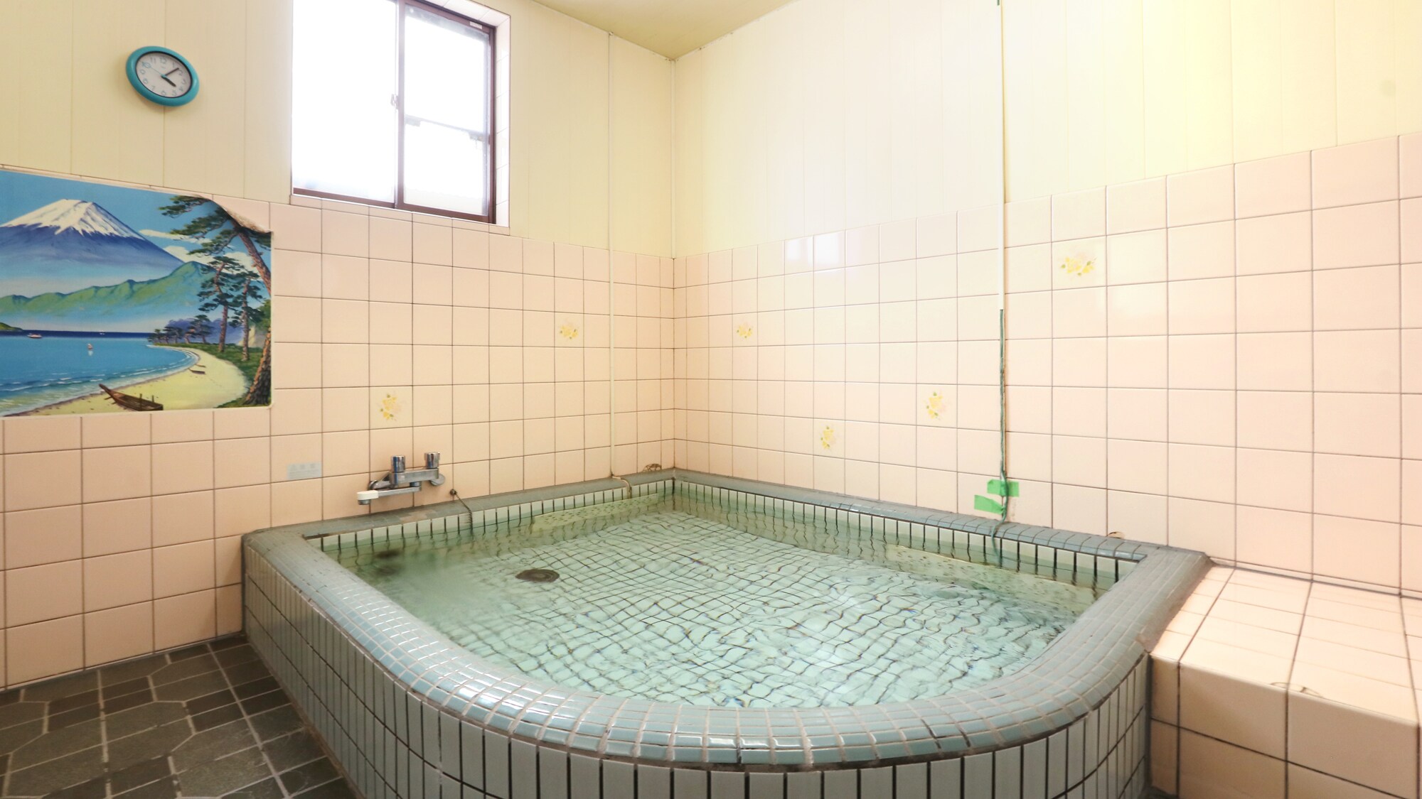 The electric bath in the annex is effective for relieving tired bodies! Enjoy a relaxing bath☆