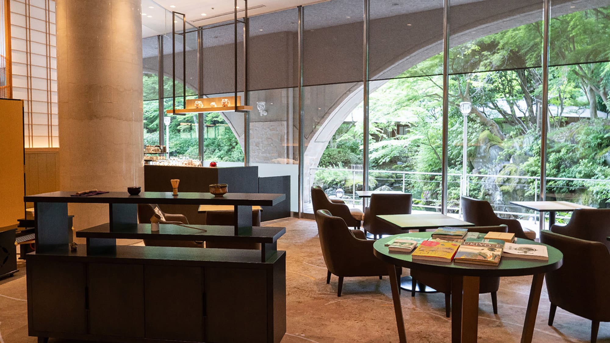 [Club Lounge]