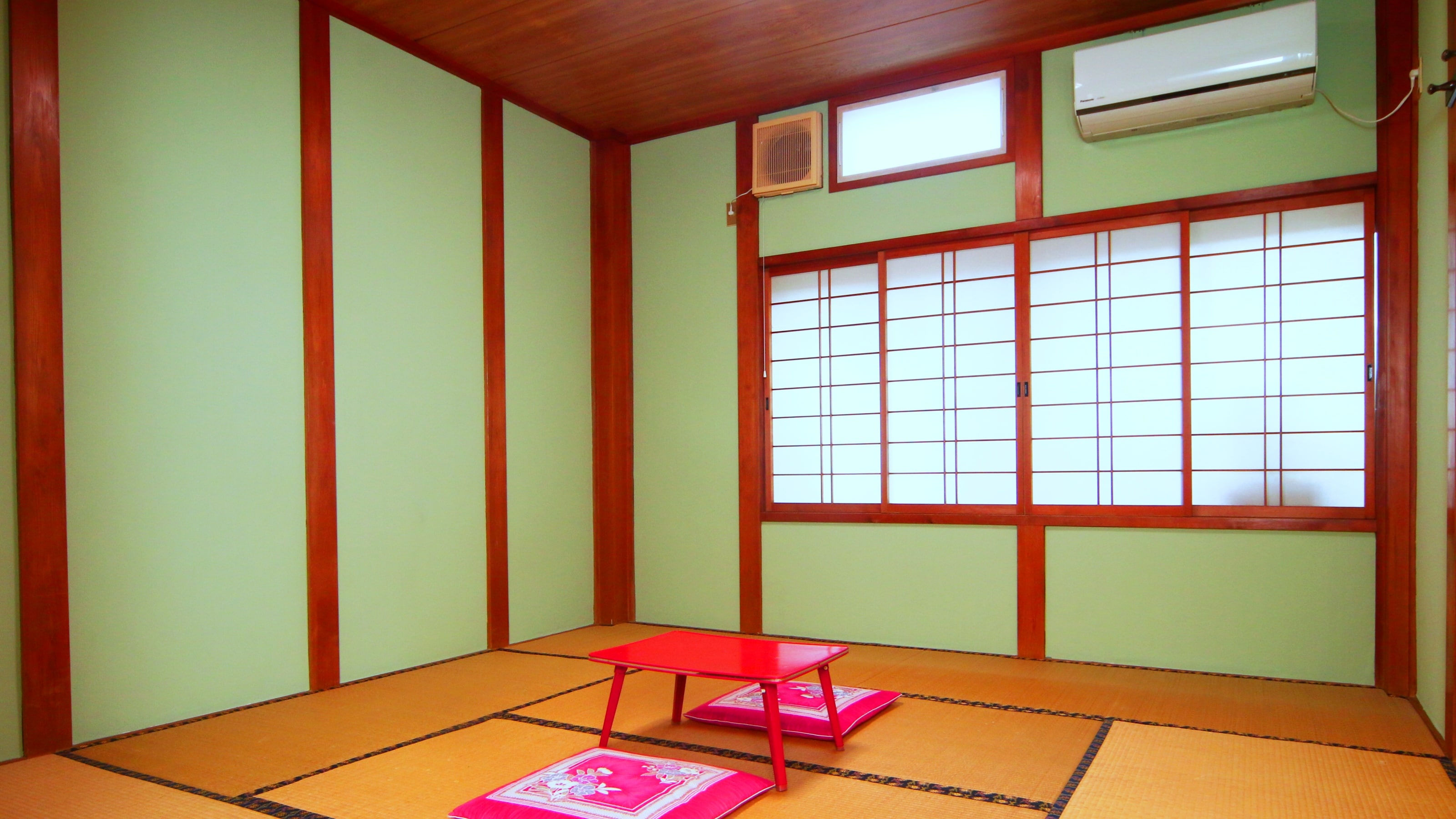 [Guest room] Sakura room. 8 tatami mats + step-in area.