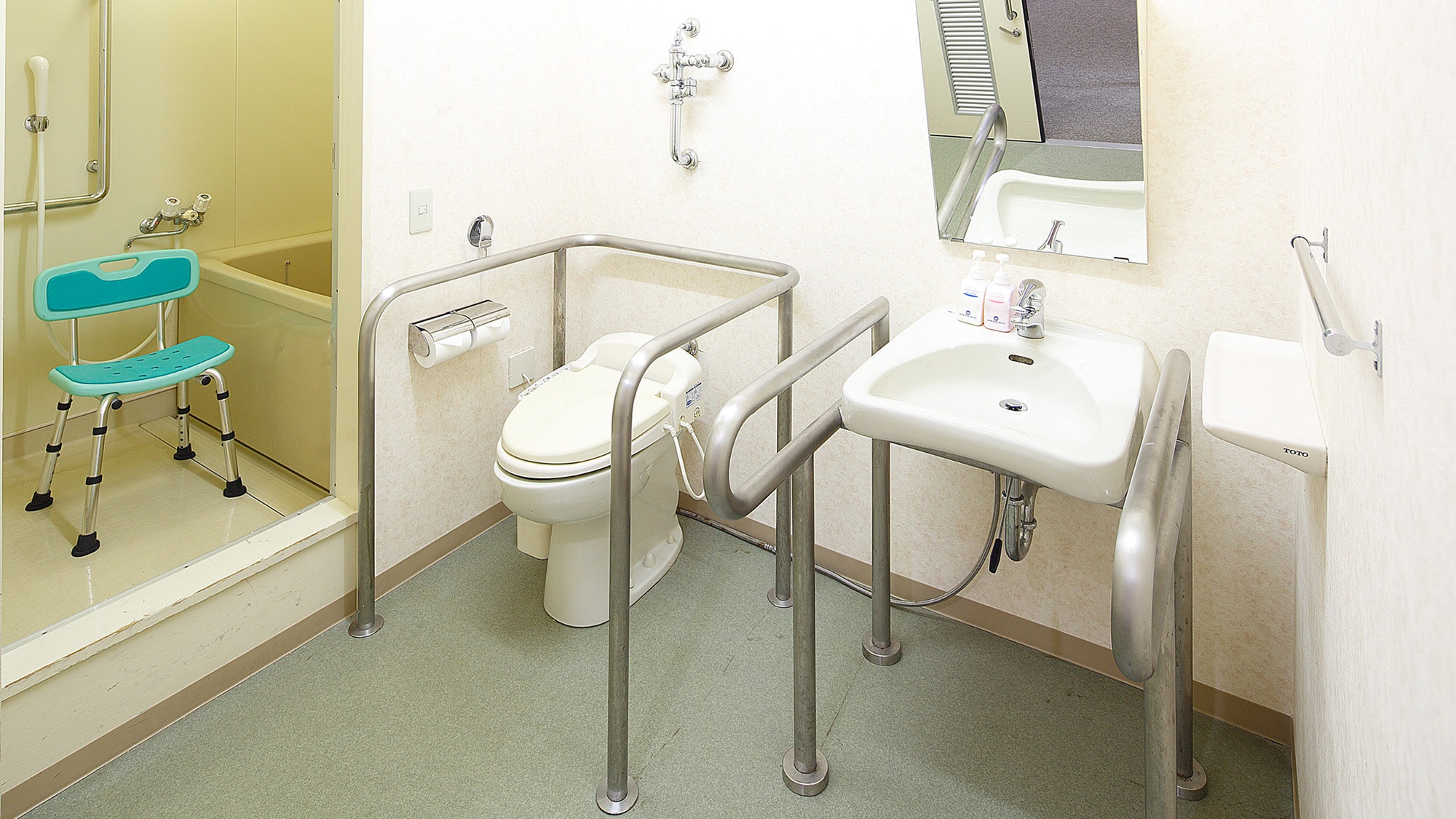 Classic Accessible Twin (image)