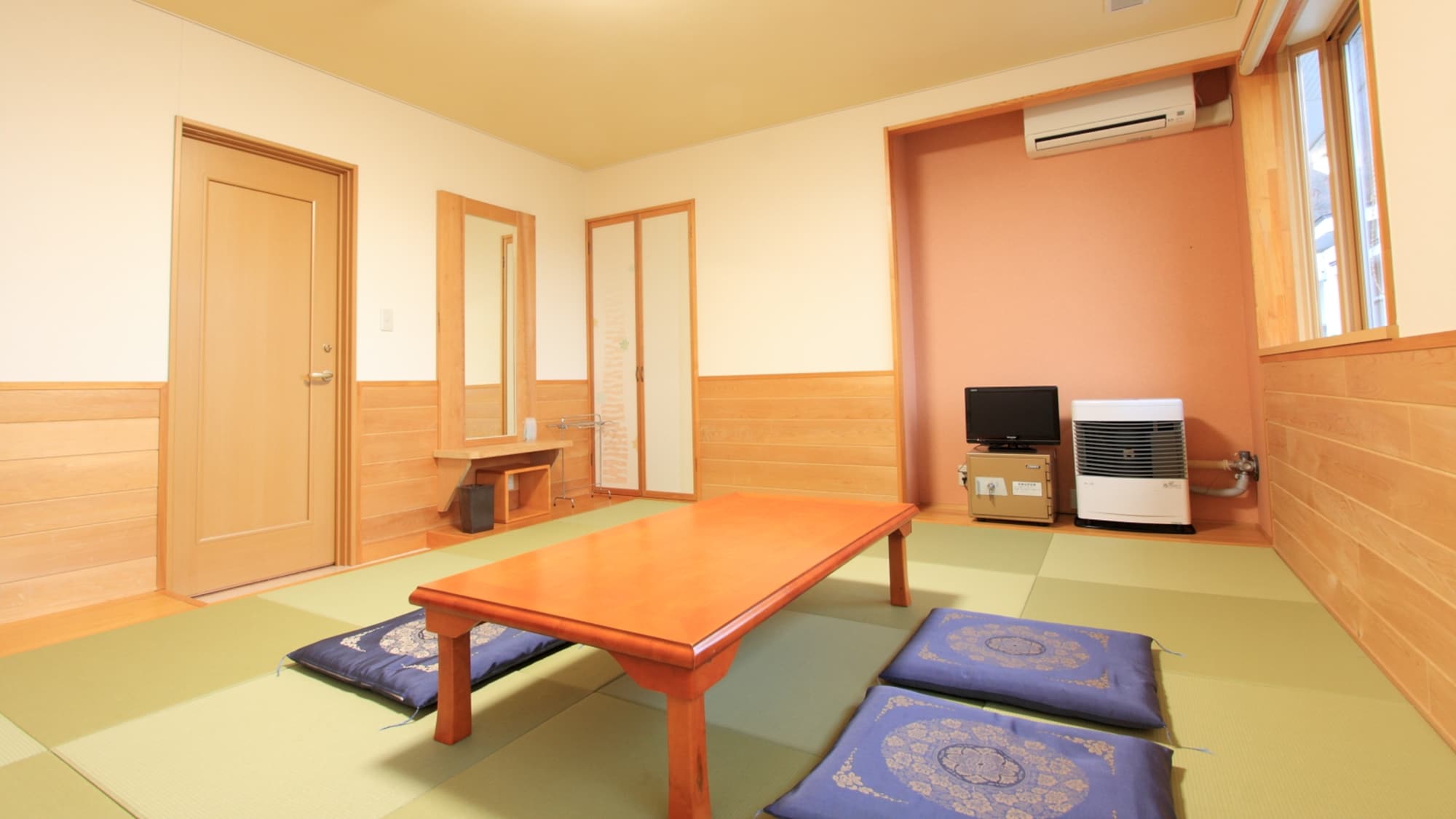 *[Example of a guest room] A room filled with the scent of Aomori Hiba.