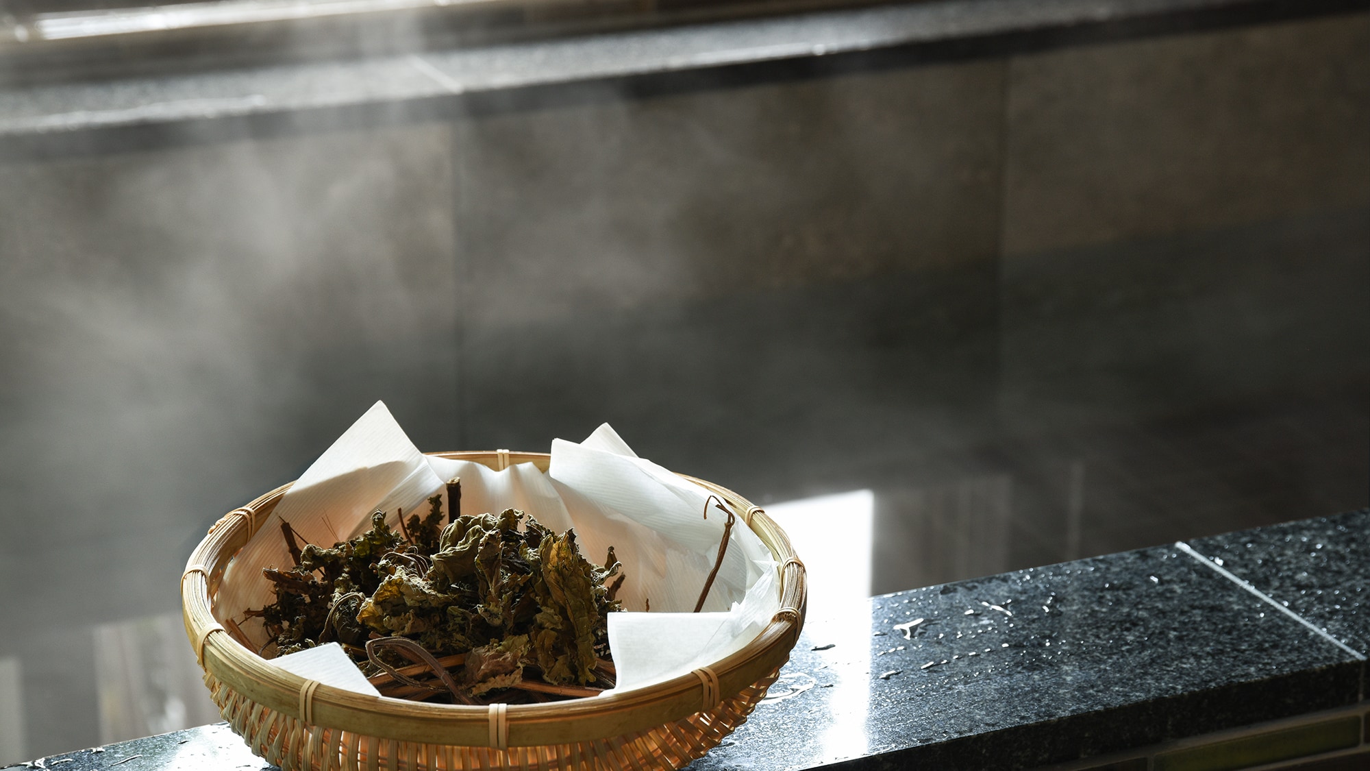 * [Medicinal herb bath of Enmeisou] Although it is a small bath, please enjoy the medicinal herbs bath using the precious "Enmeisou".