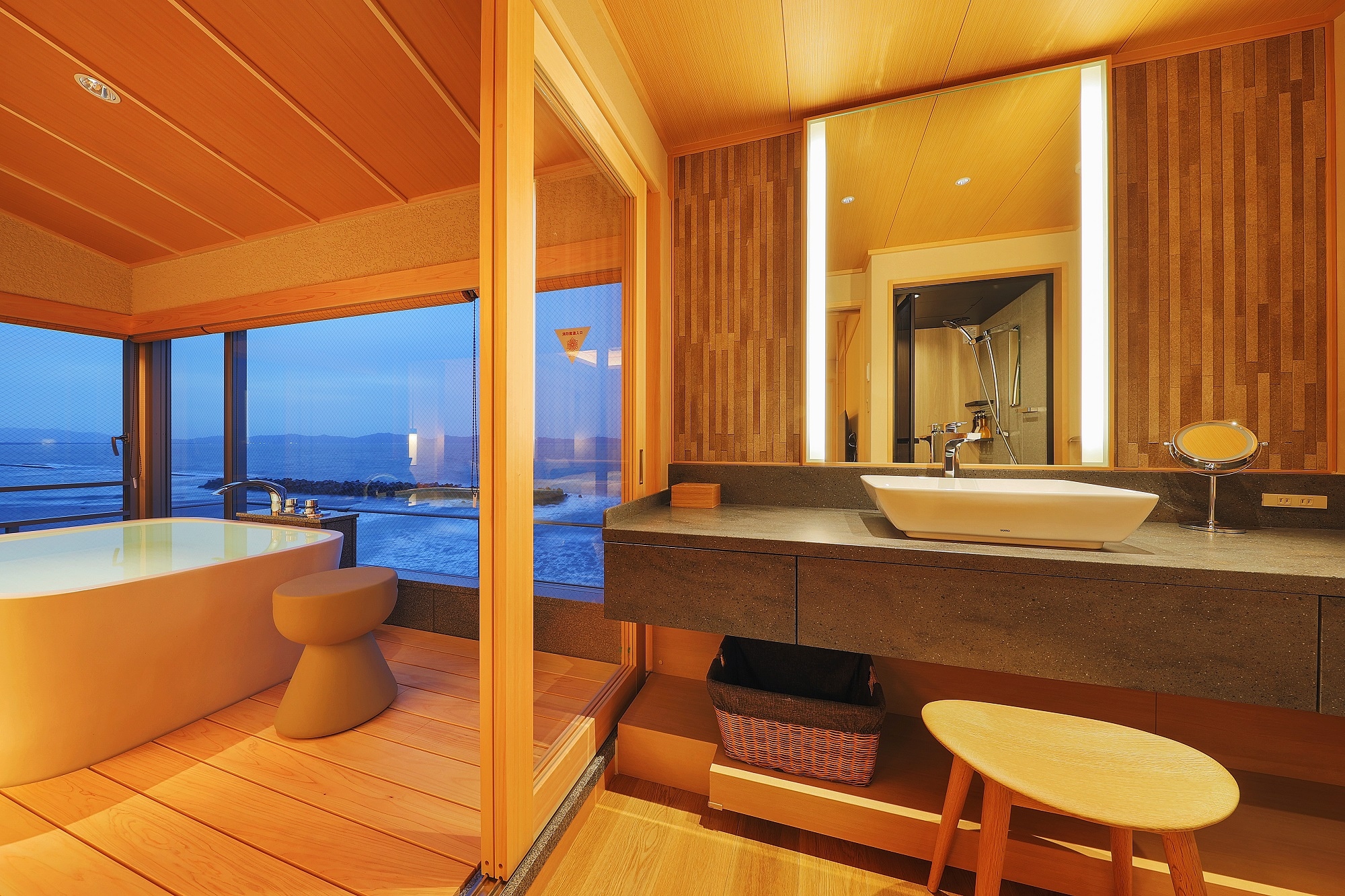 觀浴雙床現代日式房間：洗臉盆