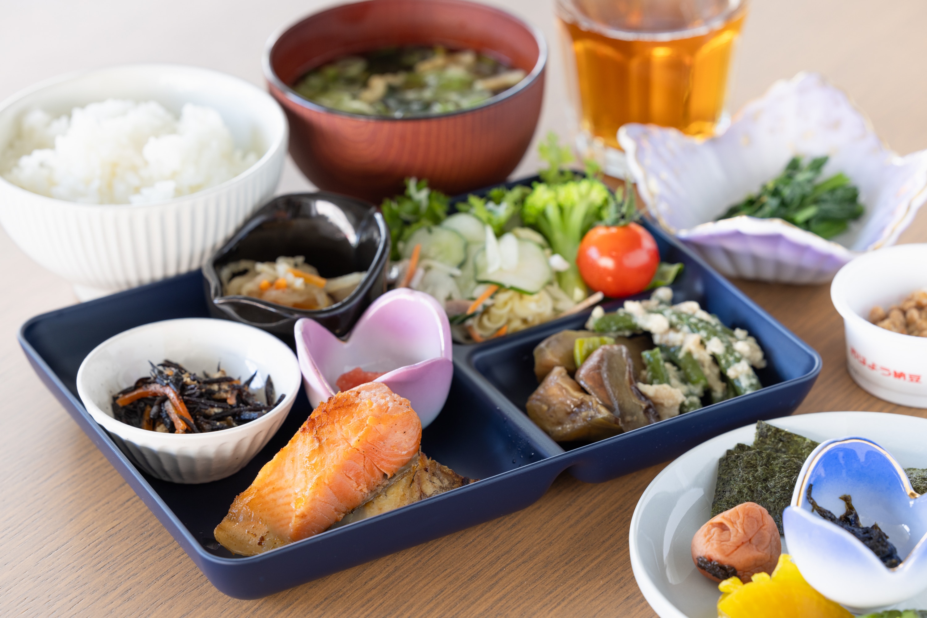 [บุฟเฟ่ต์อาหารเช้ามีประมาณ 50 รายการ] คาเฟ่เลาจน์ชั้น 1 17.30-10.00 น. (ตัวอย่างรายการอาหาร)