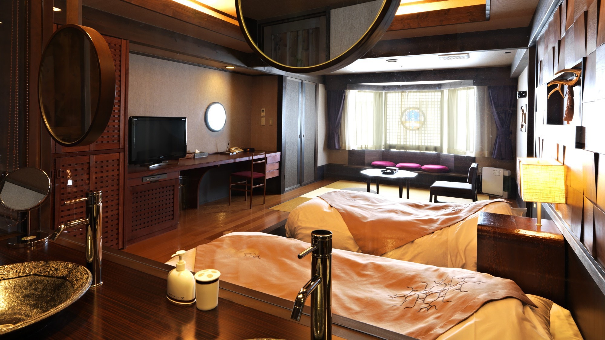 [Main building/Rera] Japanese-Western room/Japanese-Western room that incorporates the Ainu culture of Lake Akan *Image