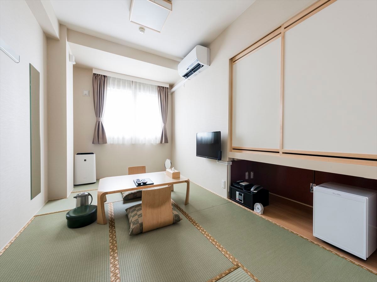 Japanese-style room