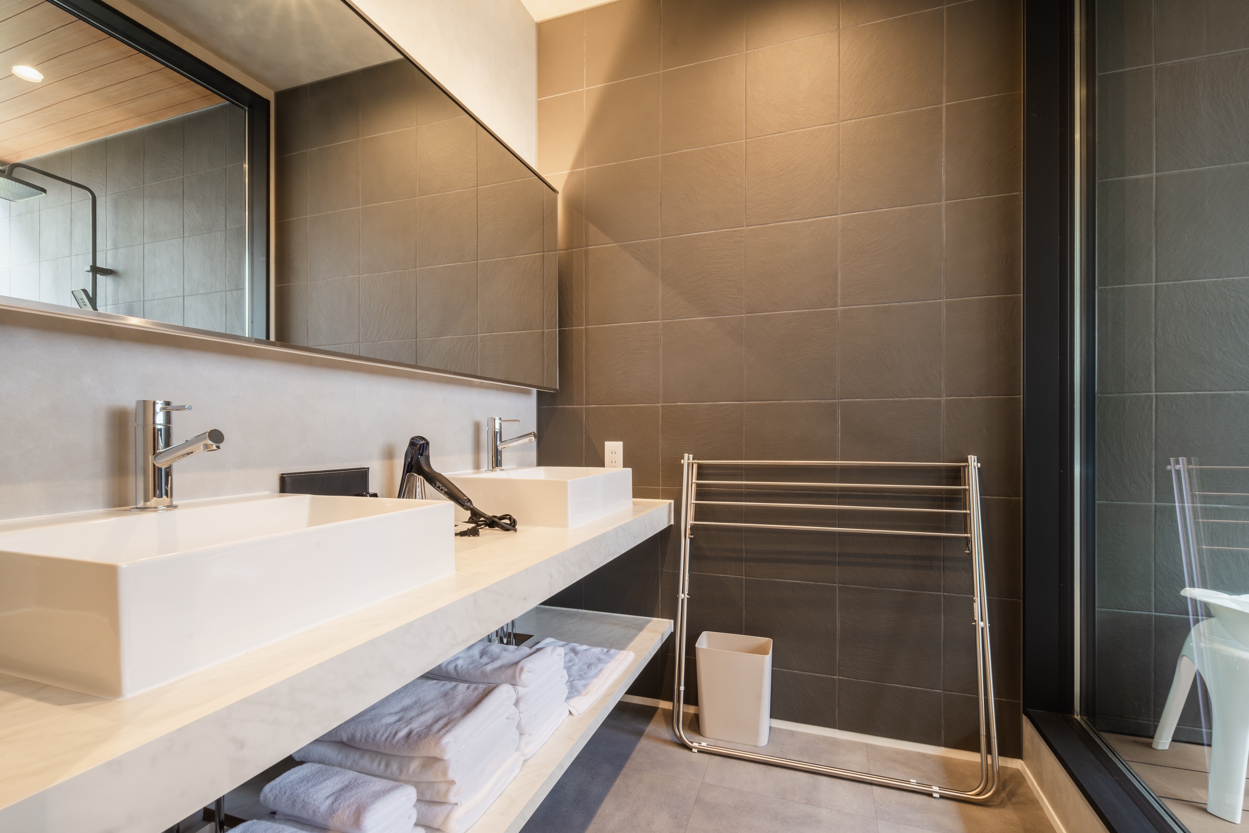 Sweet Force Dressing Room