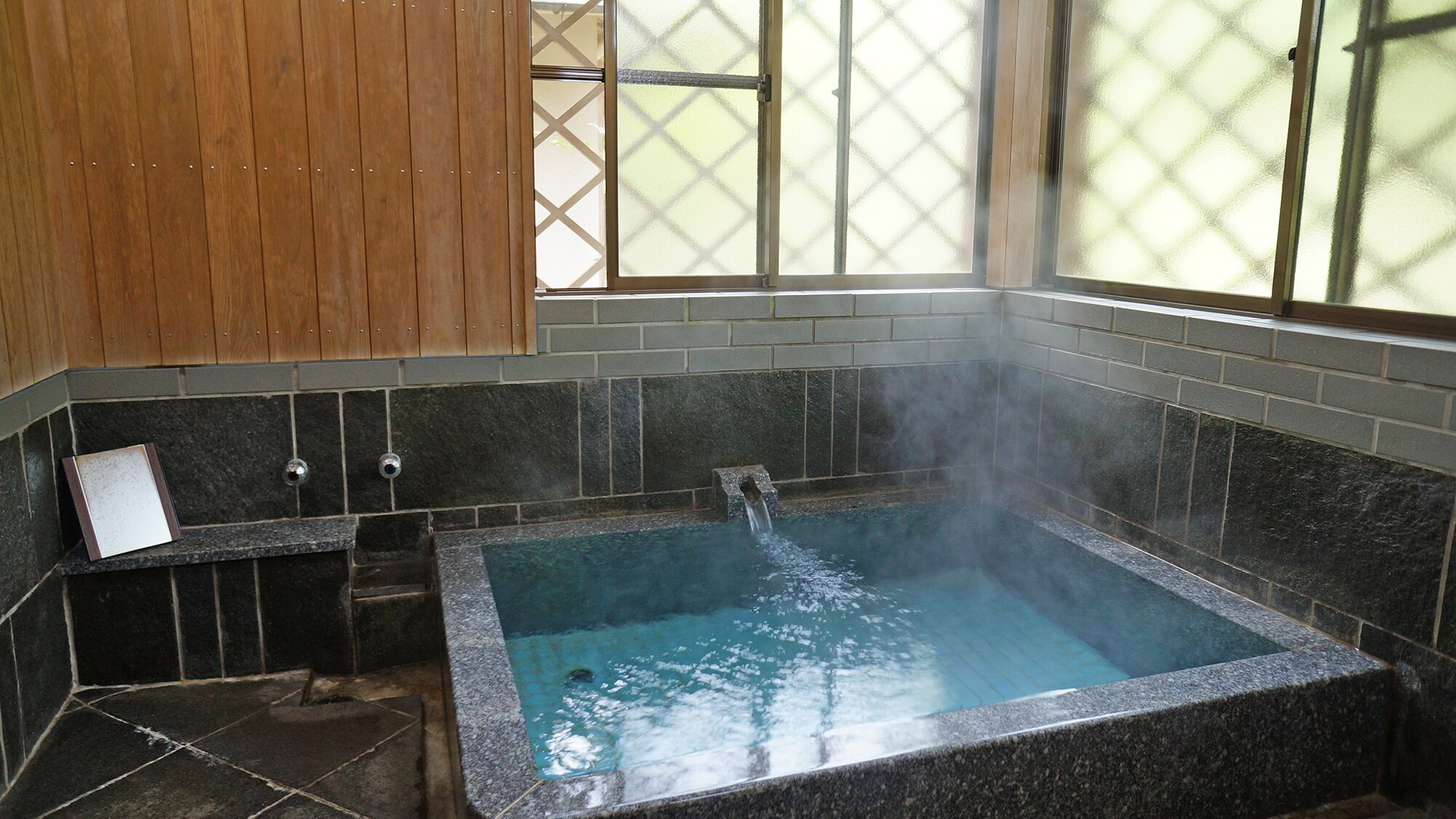 [Kiri no Ma] Kamar khusus dengan bak mandi yang mengalir langsung dari sumbernya