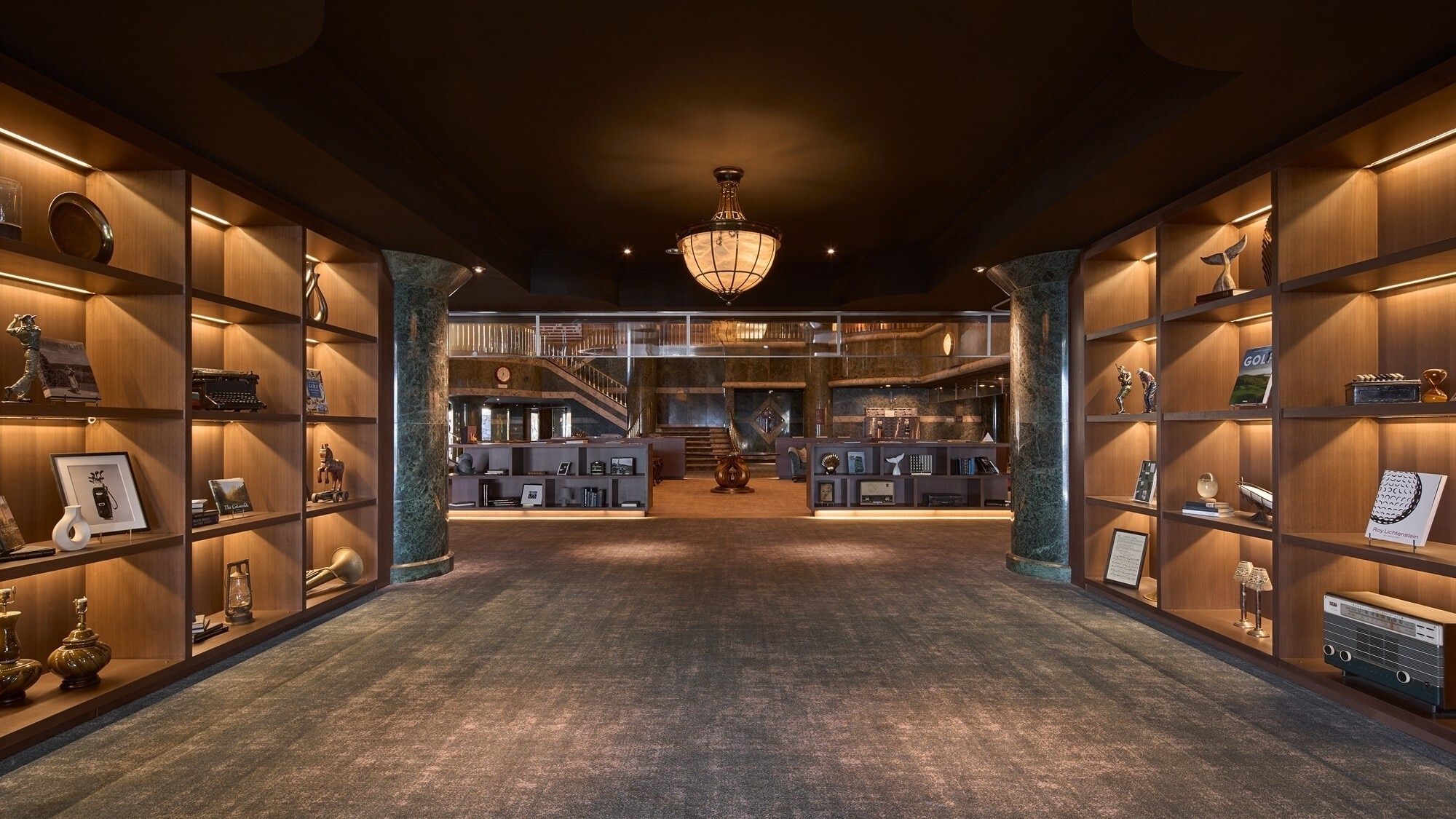 [Entrance hall] An entrance that invites you to forget the hustle and bustle of everyday life and enter an extraordinary space.