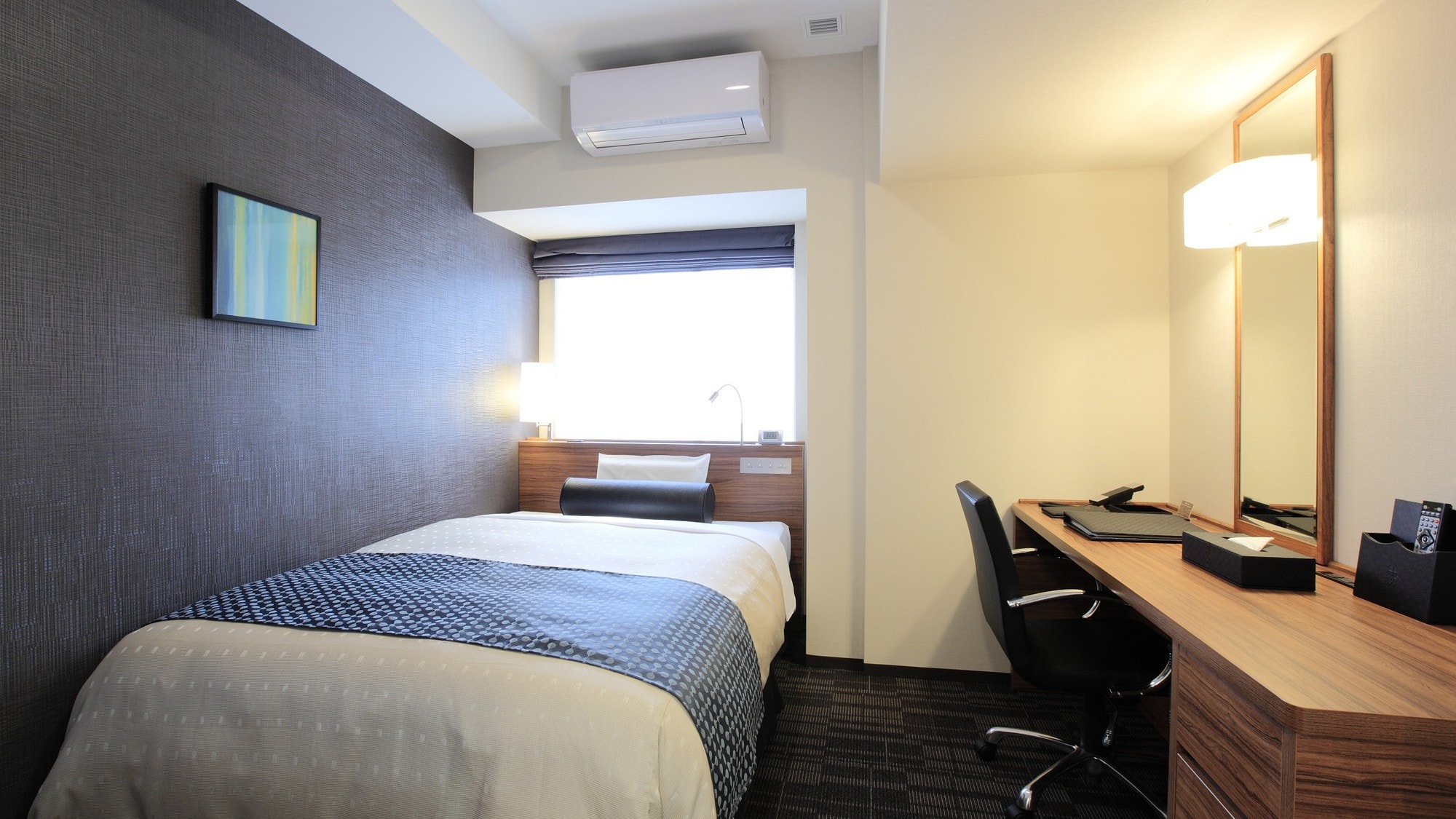 [Single B] 18 sqm, bed width 140 cm / with washer / dryer & microwave oven & kitchenette