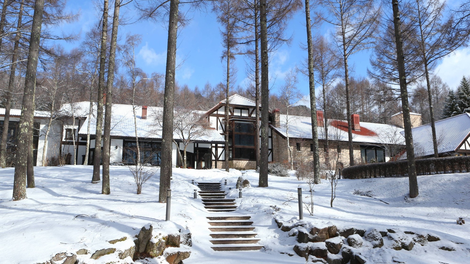 冬季ホテル外観