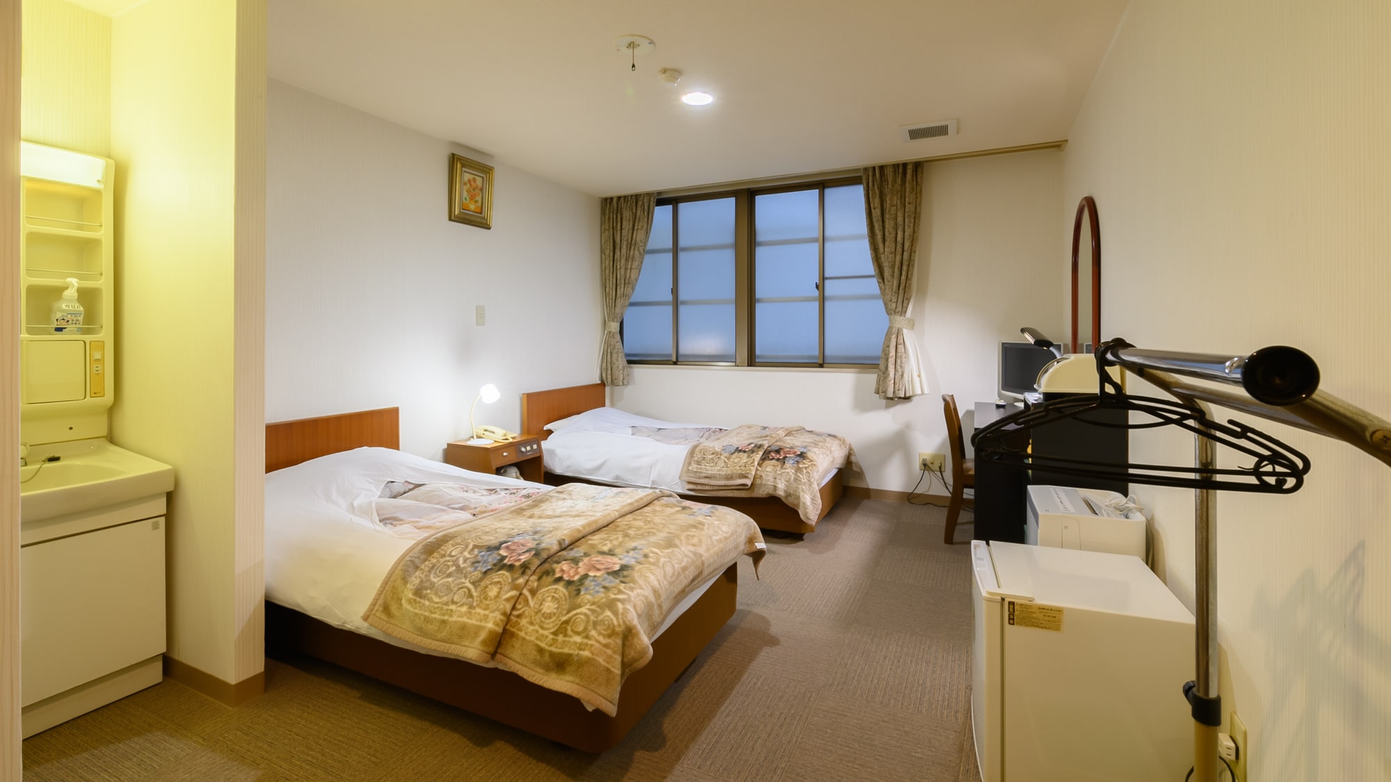 ห้องคู่ (พร้อมห้องน้ำและห้องน้ำรวม)