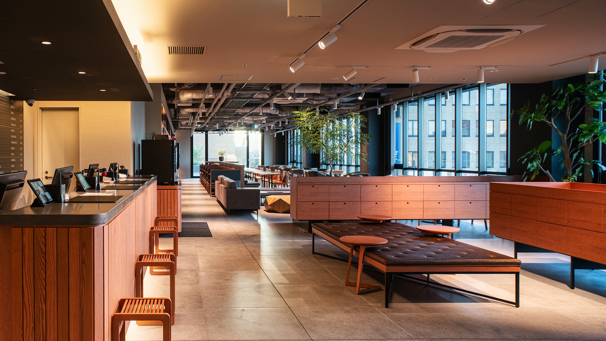 Front desk/lobby