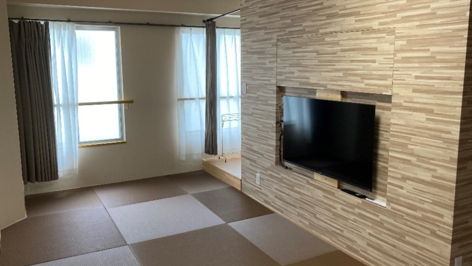 Phòng theo phong cách Nhật Bản: được trang bị chiếu tatami Ryukyu, giúp bạn thư giãn thoải mái.