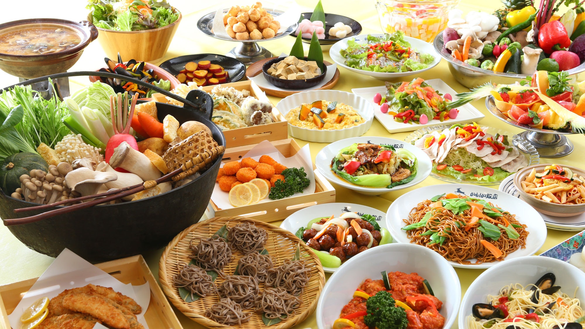 [晚餐自助餐] 包含日式、西式、中式的自助餐。請盡情享受