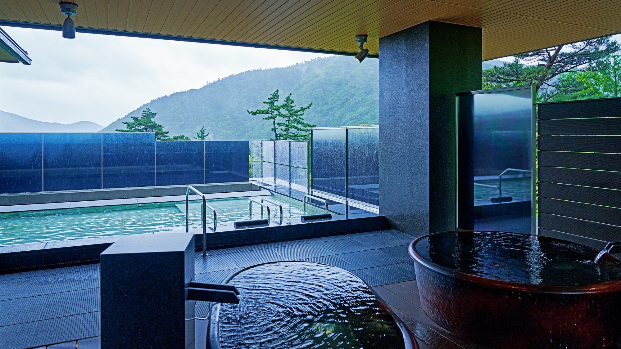 [Large public bath] Sengen-no-yu open-air bath