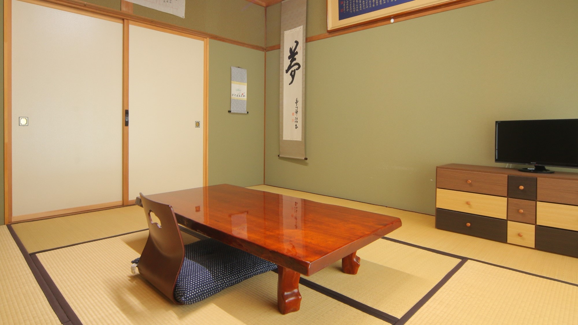 Ruang utama bergaya Jepang 8 tikar tatami