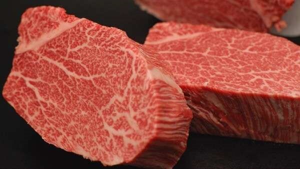 Upgrade your meat! Tender, high-quality fillet steak made from rare cuts