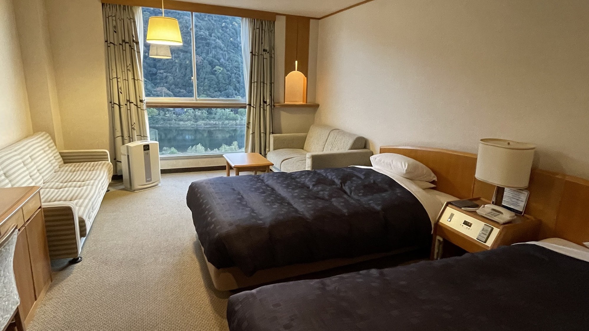 Guest room｜River view twin