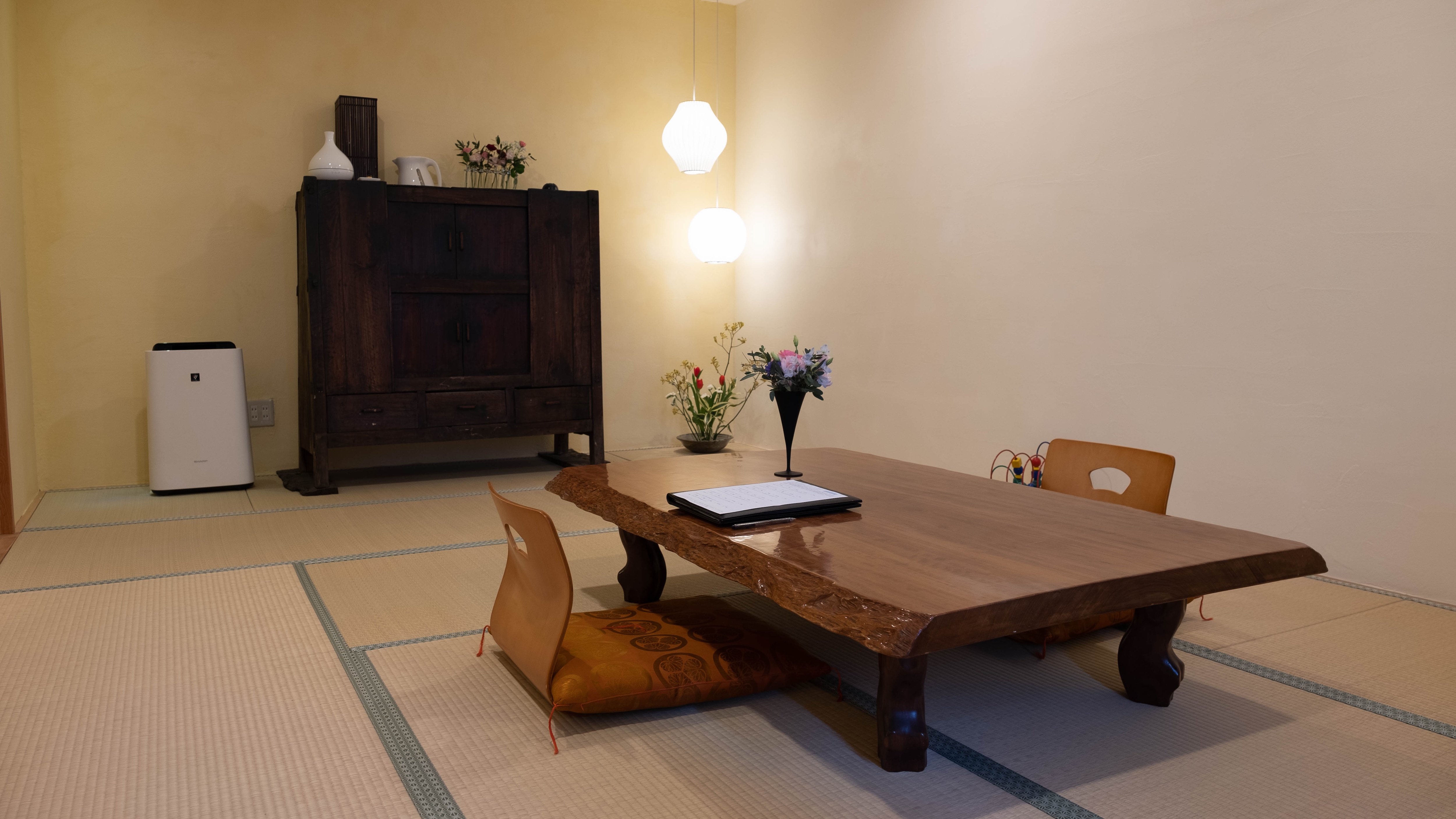 [Modern Japanese-style room] Guest room
