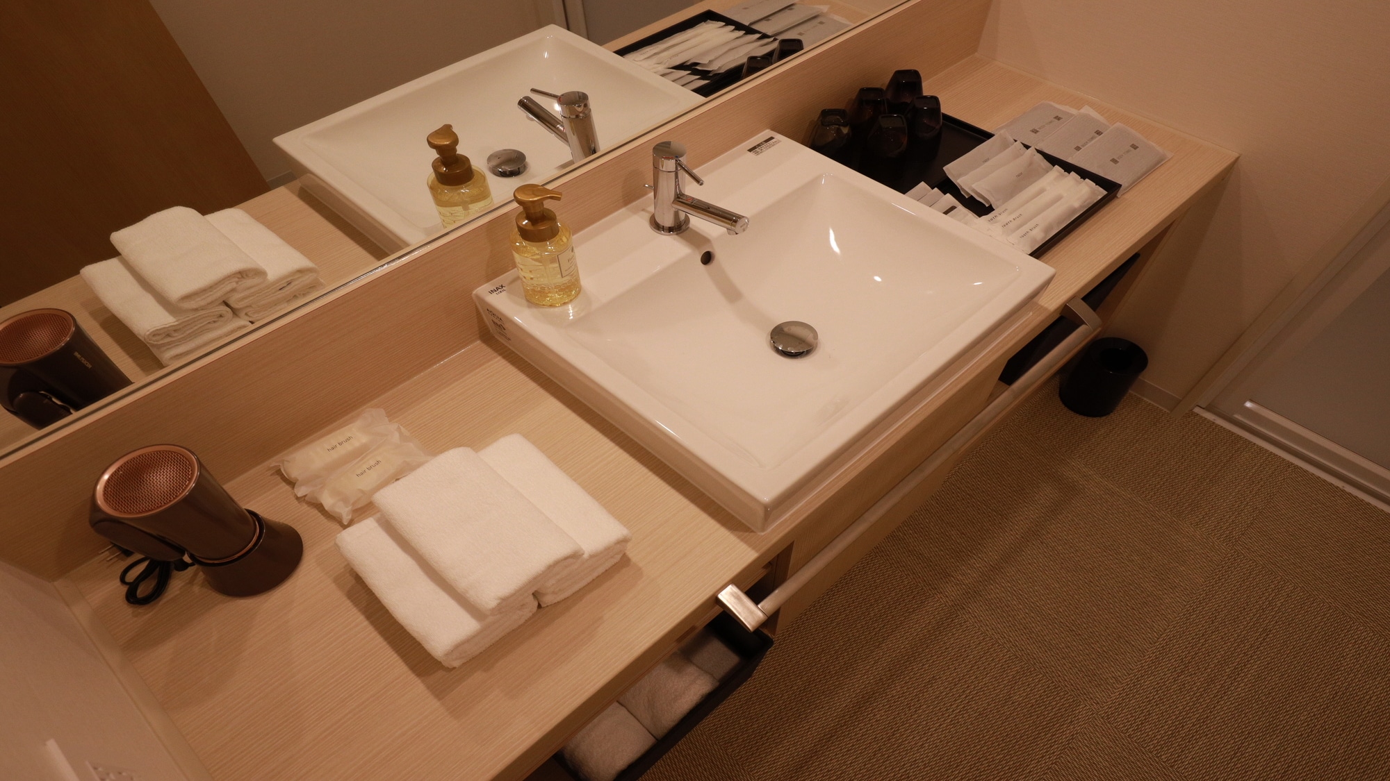2 designer lofts + sofa bed (34 sqm) up to 5 people
