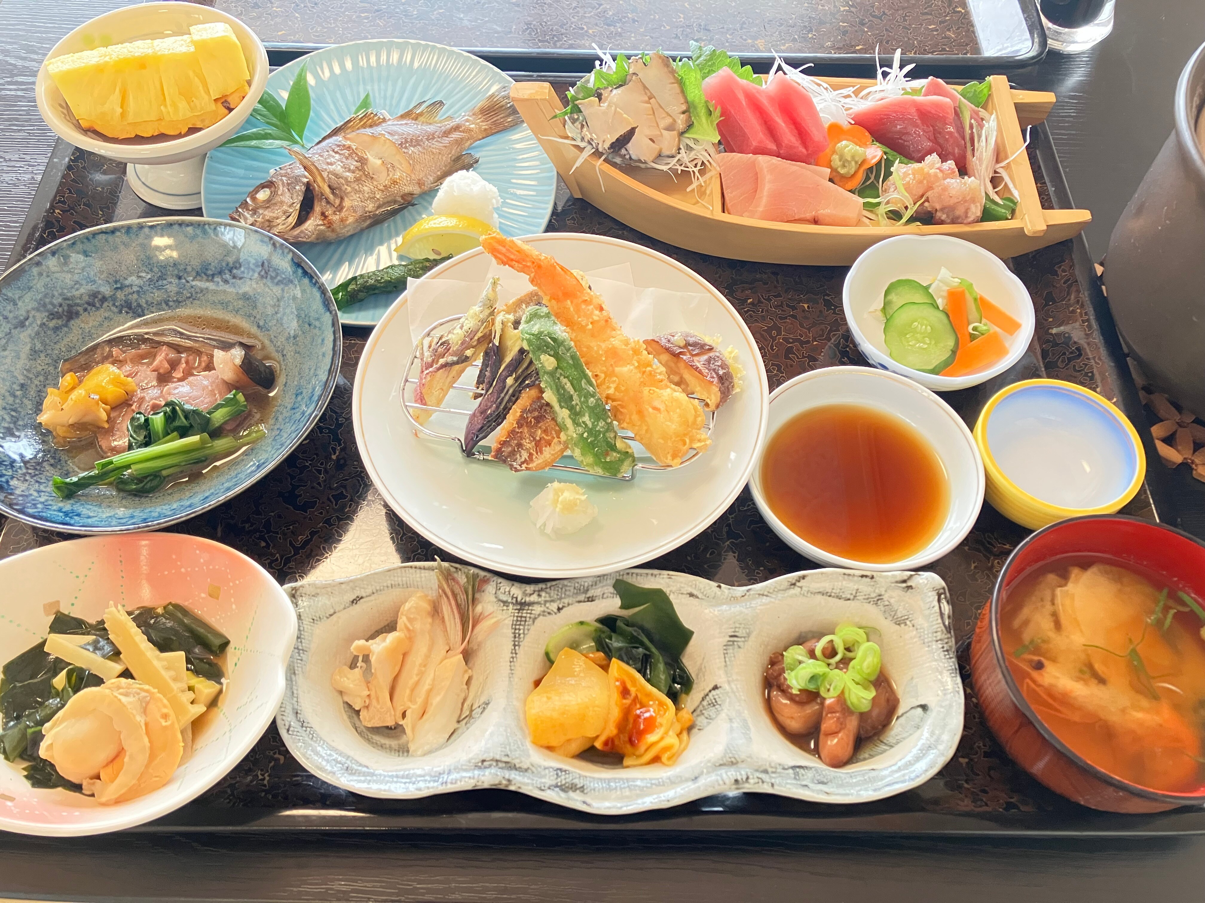 แผนอาหารเย็นแบบฮาล์ฟบอร์ด