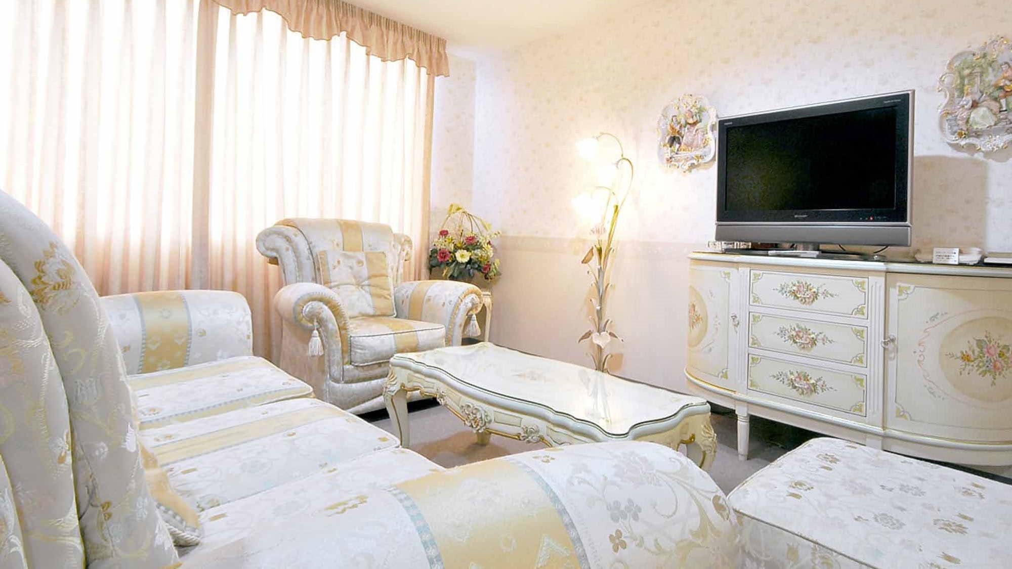 [Deluxe Room] Each room has different decorations, making this a special room.