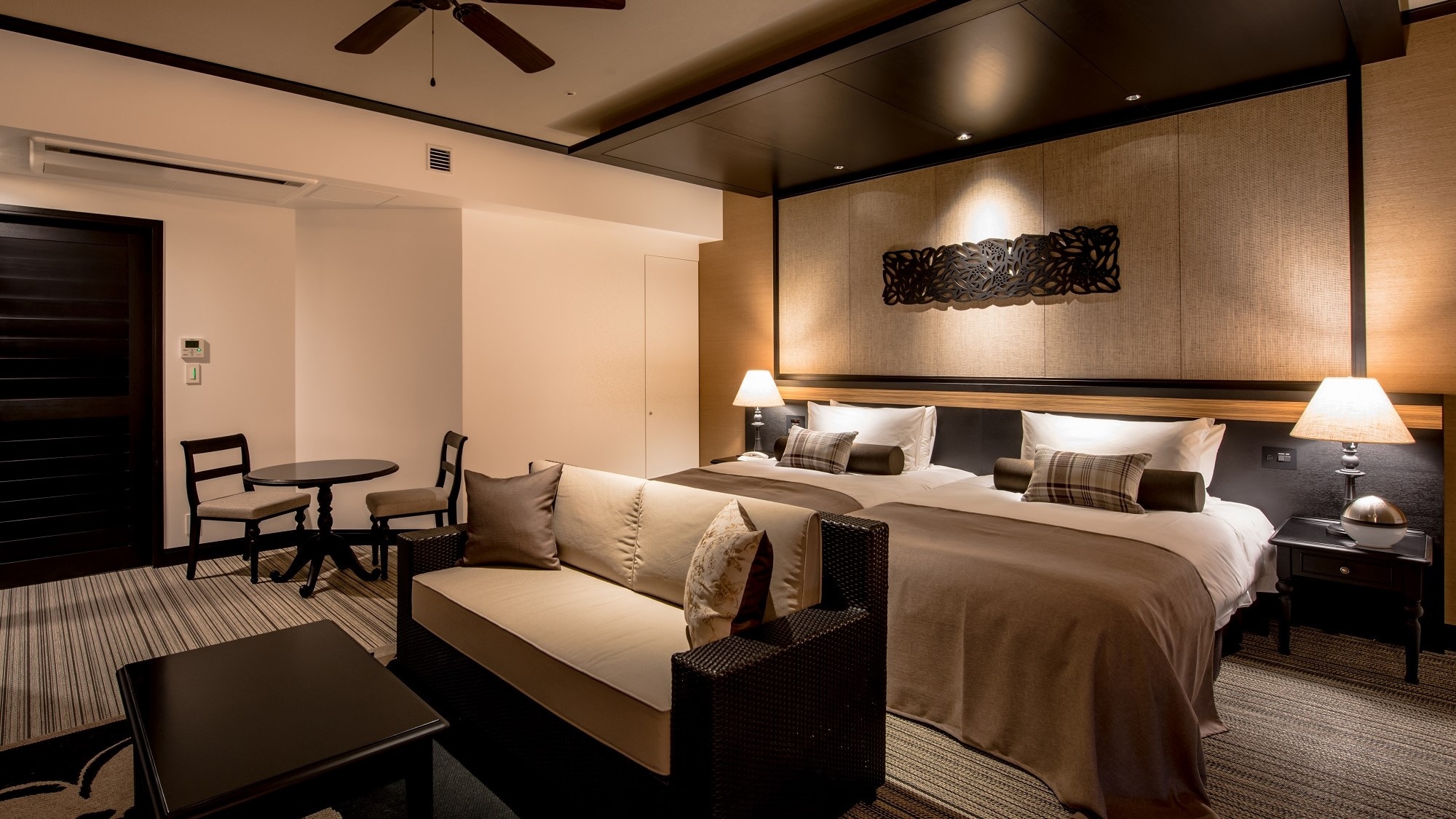 Corner room 16: 9