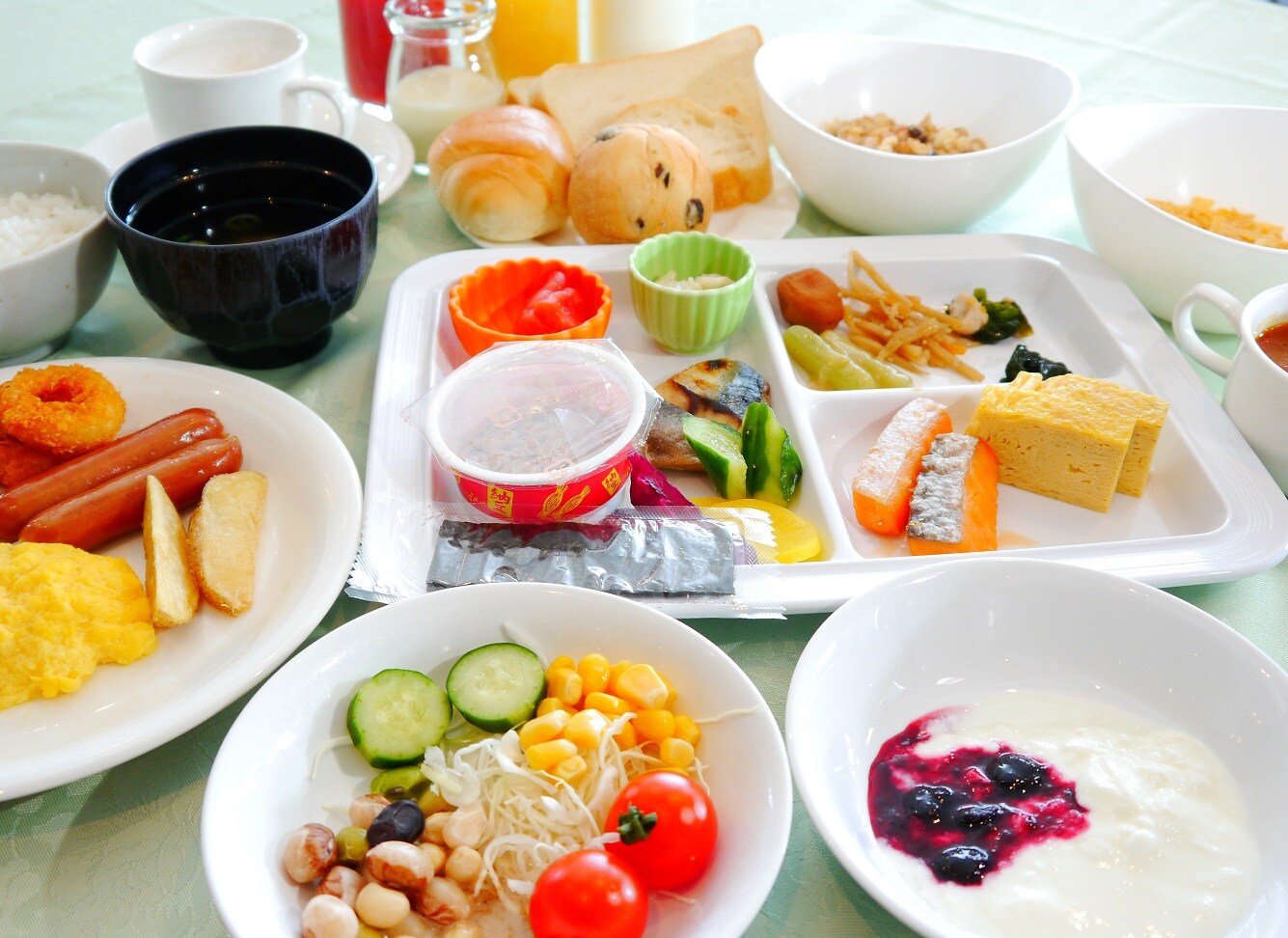 [Breakfast buffet image]
