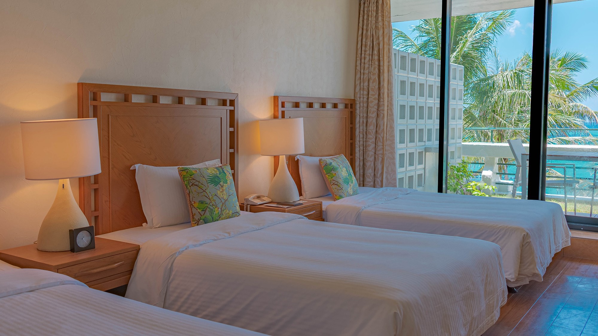 Club deluxe bed