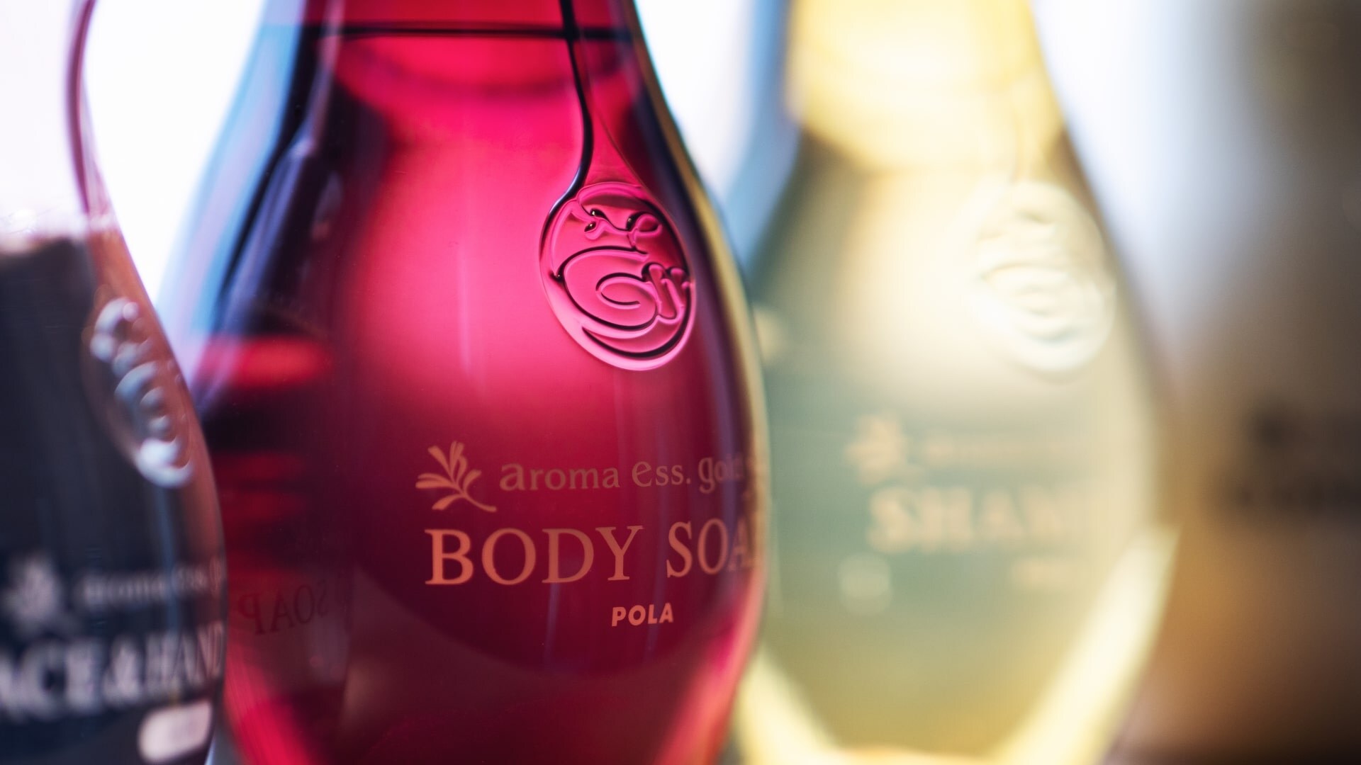 POLA's rinse-in shampoo, conditioner, and body soap are popular among women too