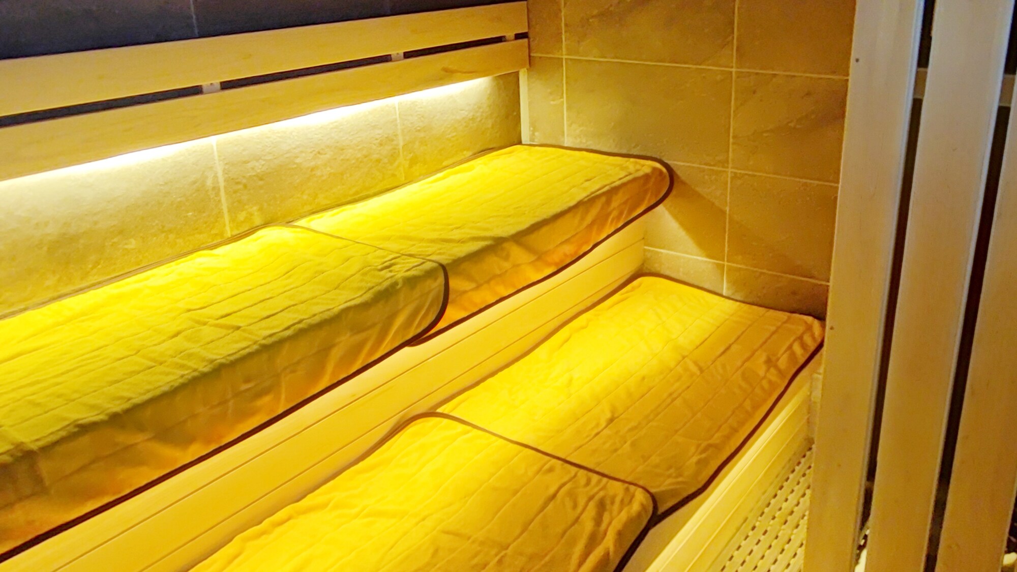 Large communal bath for women only