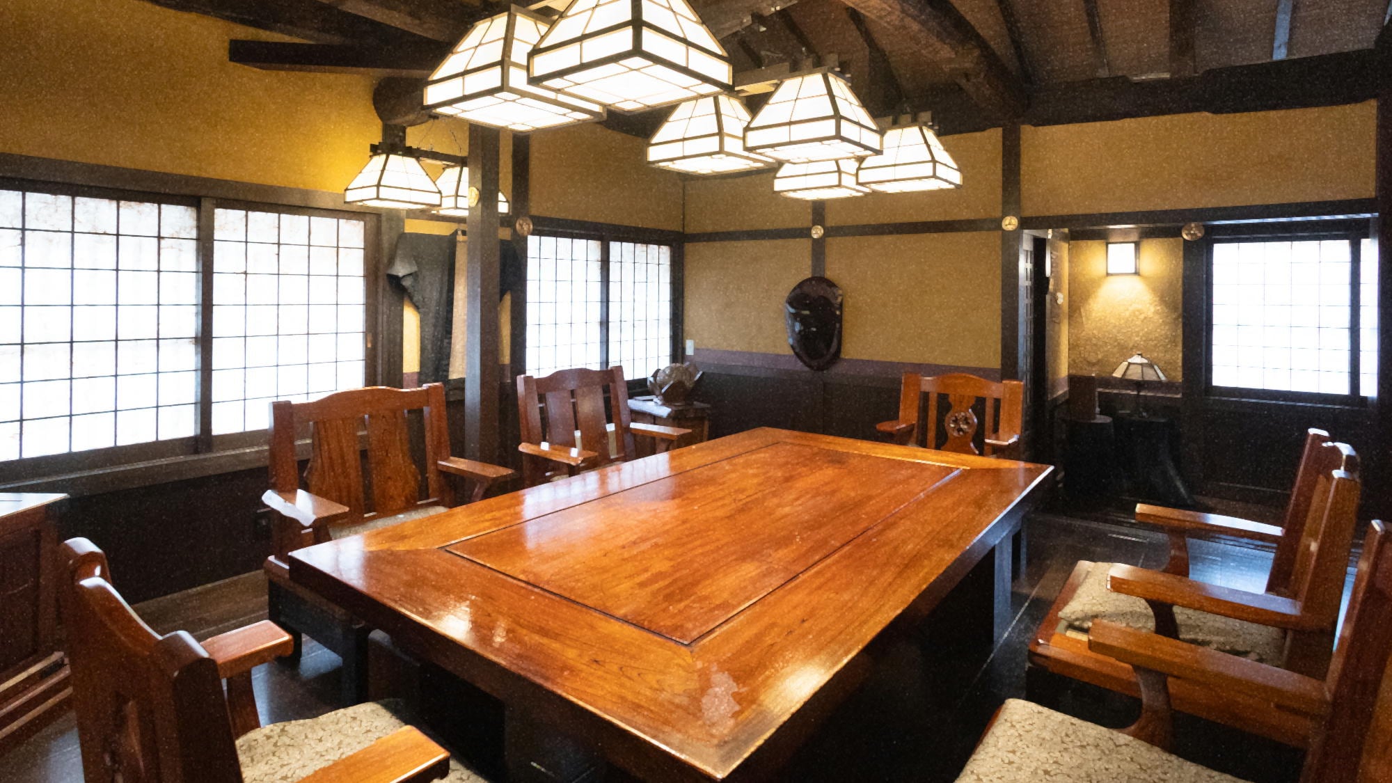 [建築內部] 二樓：餐飲區