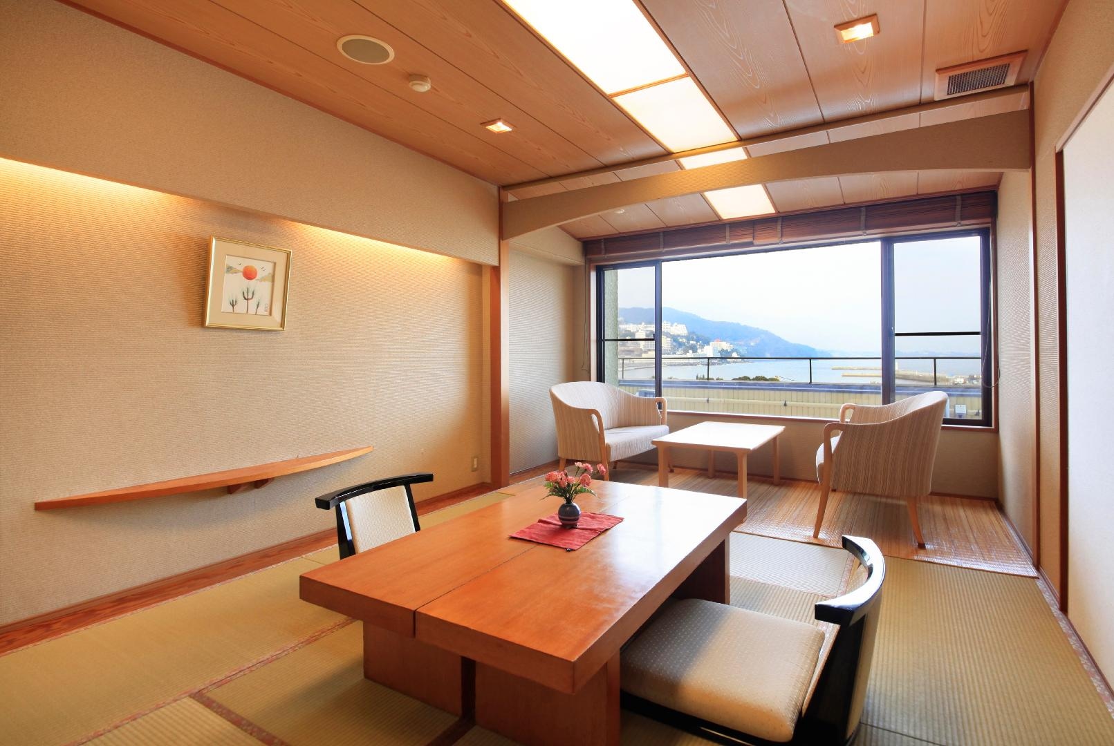 Japanese-Western style room 8 tatami mats in the VIP room with open-air bath